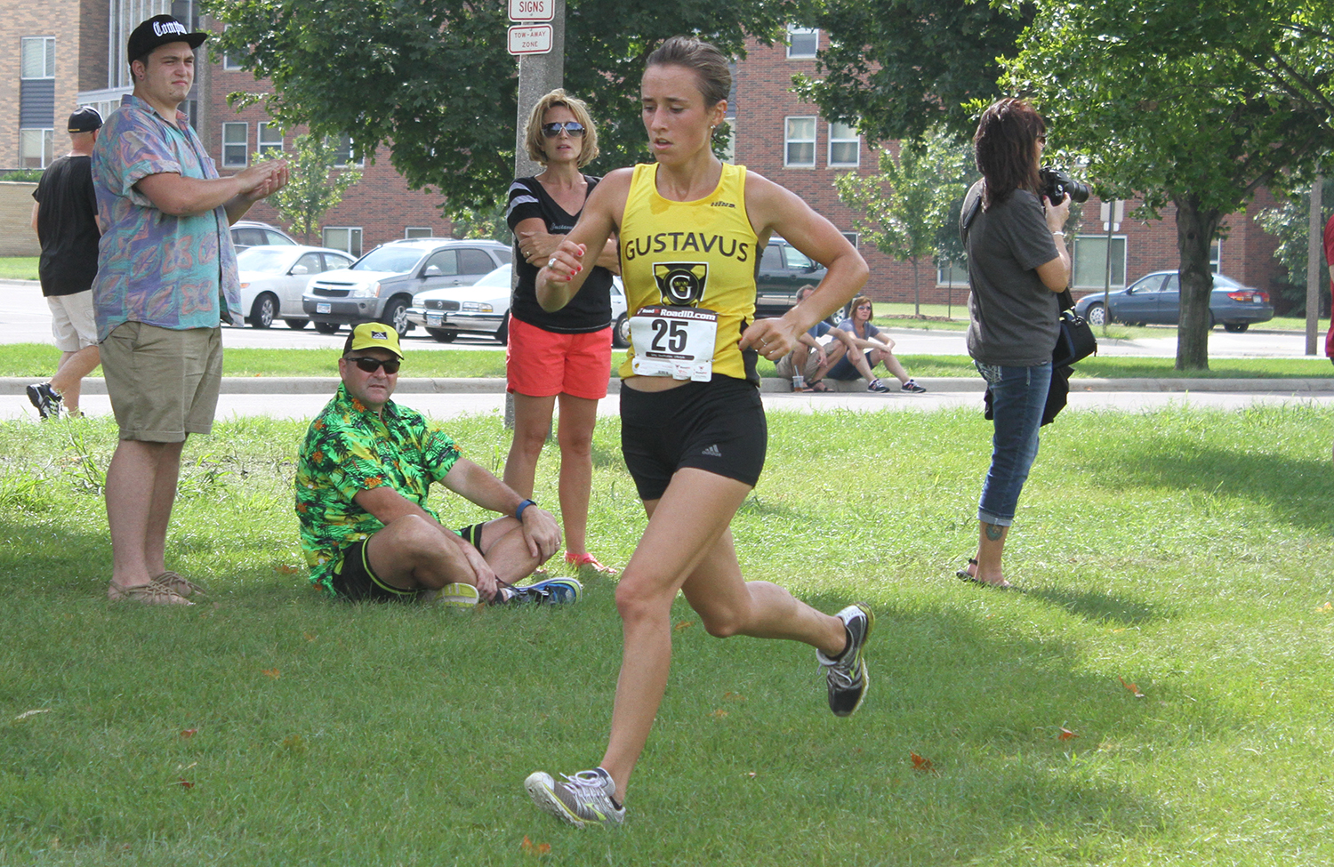 Track and Field Teams Compete at Carleton Relays, Sonnesyn Sets School Record