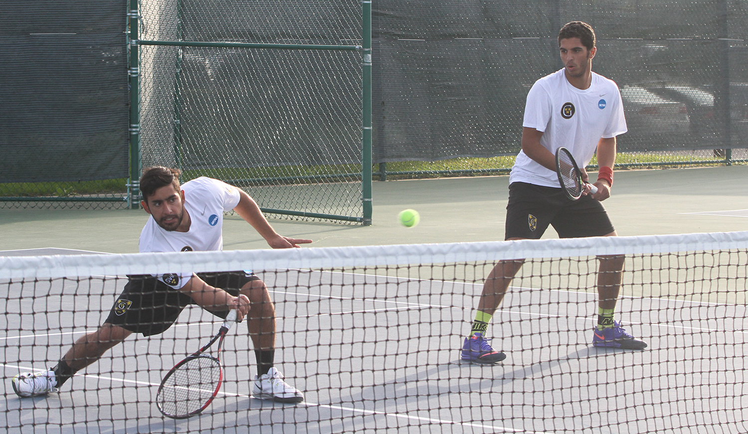 Men’s Tennis Earns 28th Straight MIAC Title With 8-1 Win Over Carleton