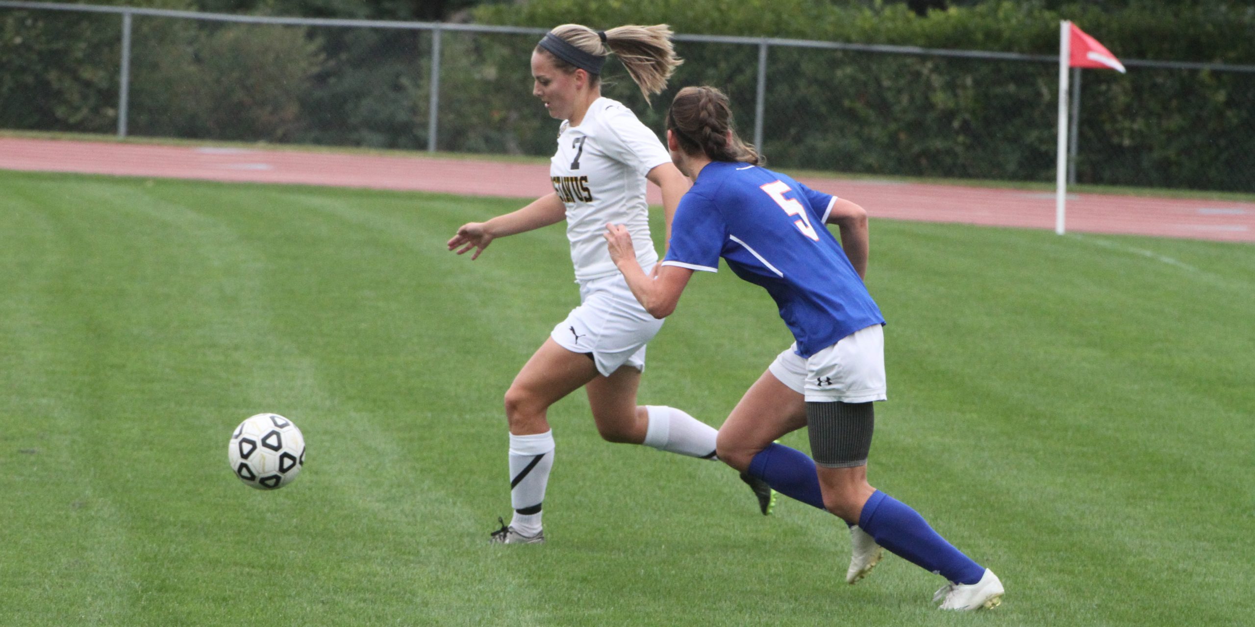 Women’s Soccer Suffers First Loss Of Season, 3-1 At St. Olaf