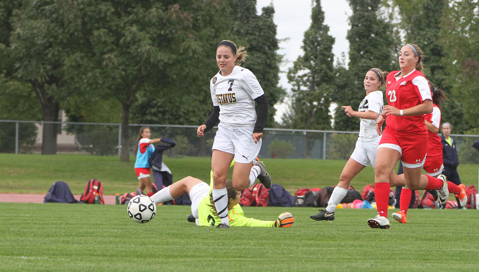 Ackiss Leads Women’s Soccer Over Saint Mary’s