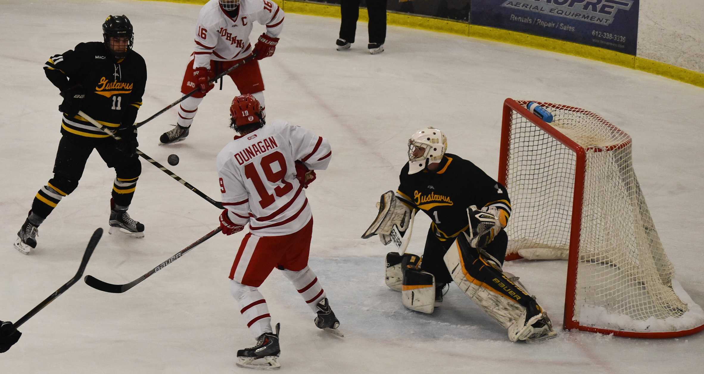 Men’s Hockey Drops Season Opener 5-2 To Saint John’s