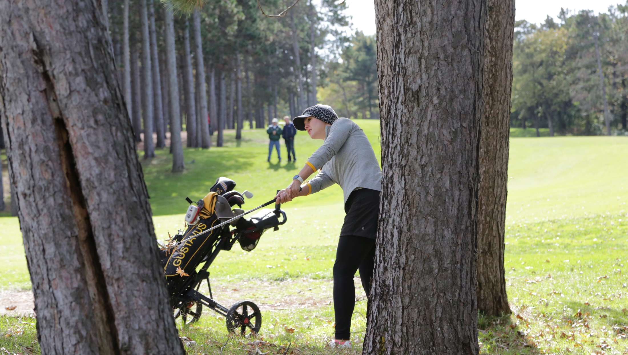 Nelson Leads Women’s Golf After Round One Of MIAC Championships