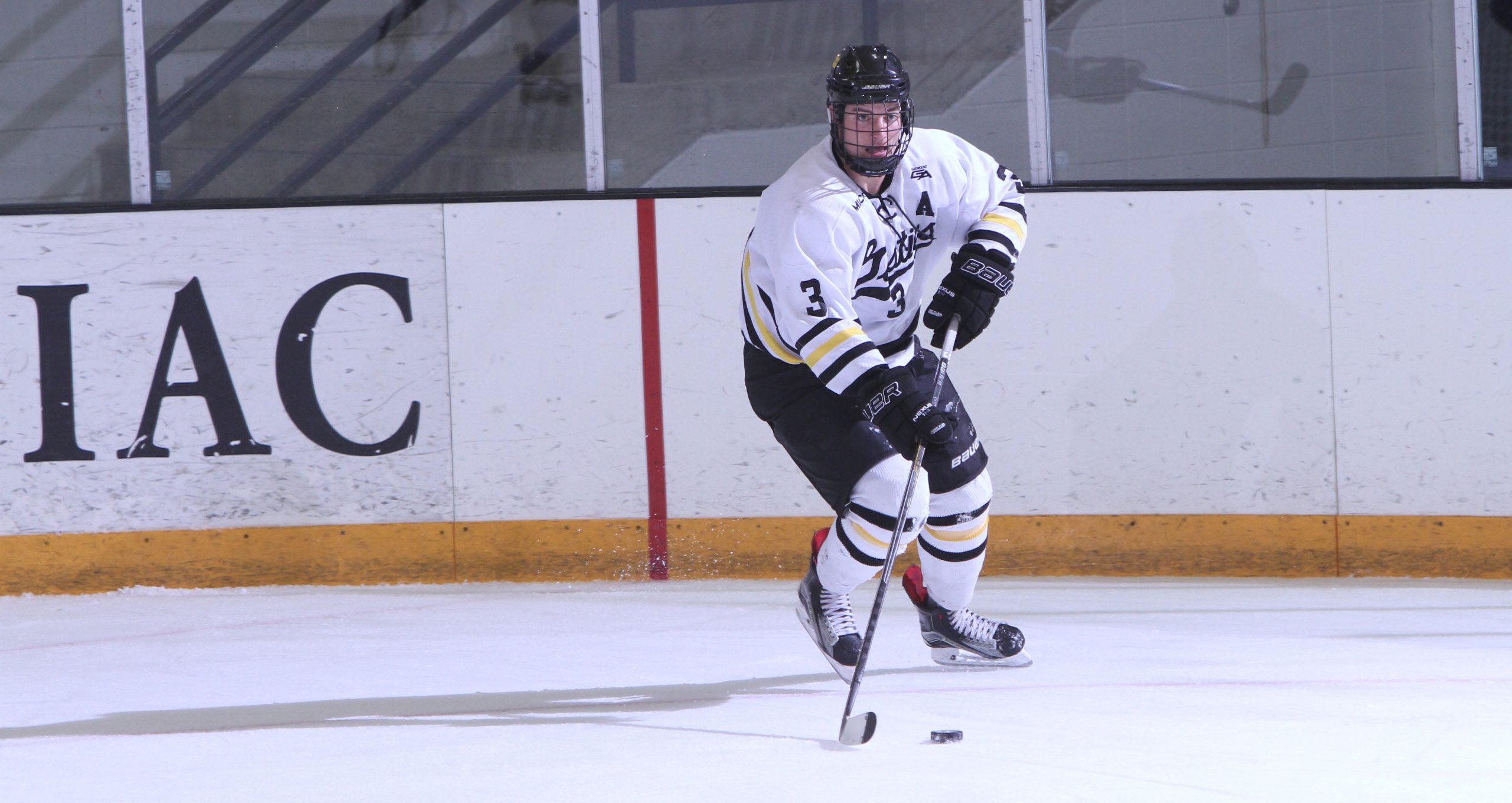 Men’s Hockey Shut Out At Augsburg, 3-0