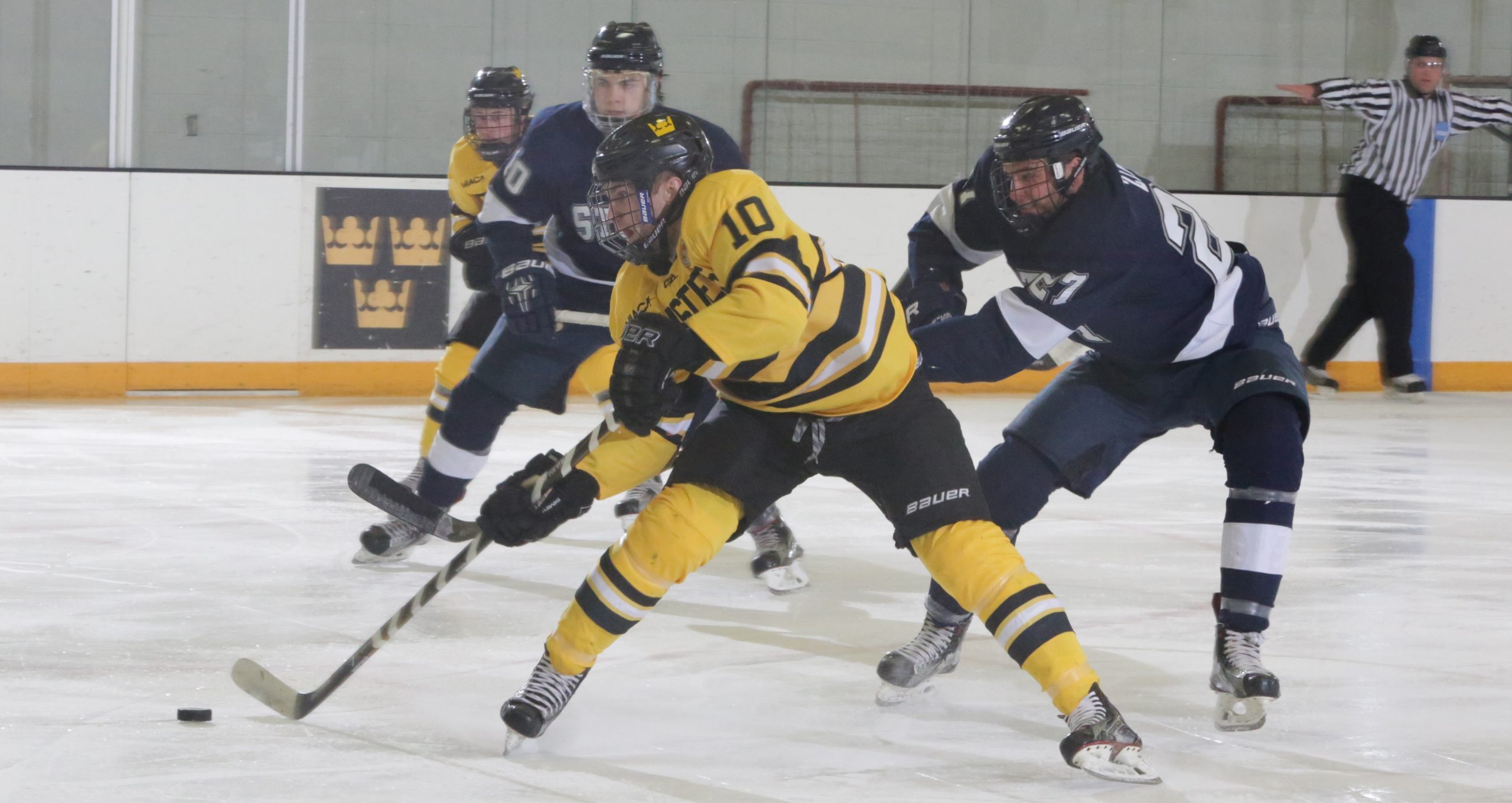 Men’s Hockey Erases Two-Goal Deficit, Ties UW-Stout 3-3