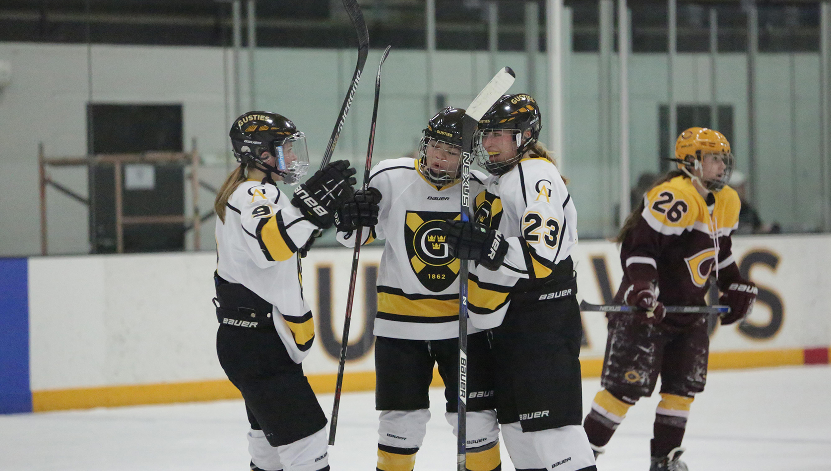 Women’s Hockey Routs Concordia 5-0