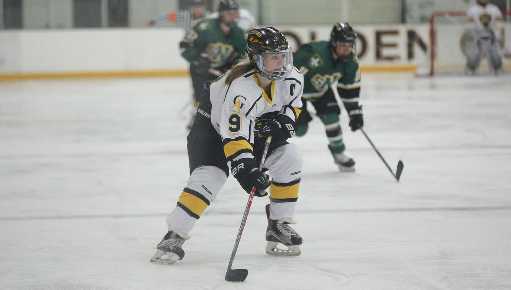 Women’s Hockey Shuts Out St. Norbert, 1-0