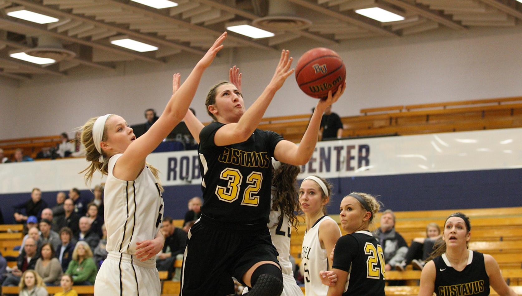 Women’s Basketball Pulls Away Late To Earn Program Record 14-Straight Wins At Bethel