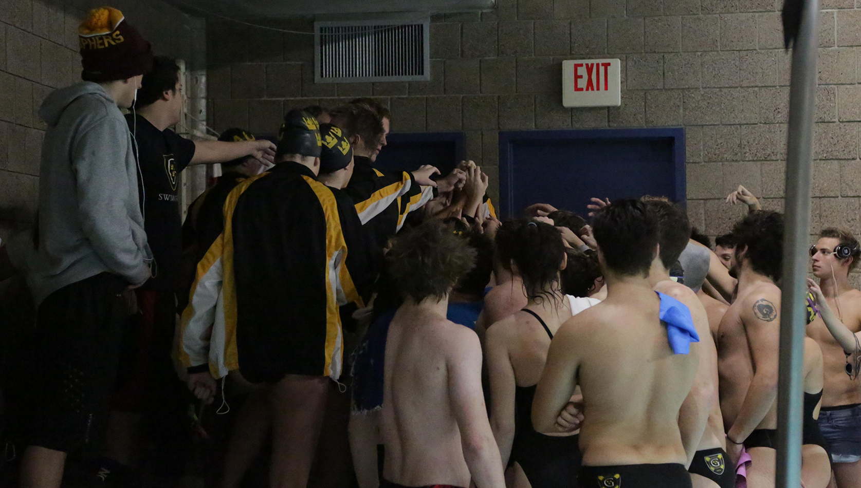 Swimming & Diving Defeats Saint John’s and Saint Ben’s