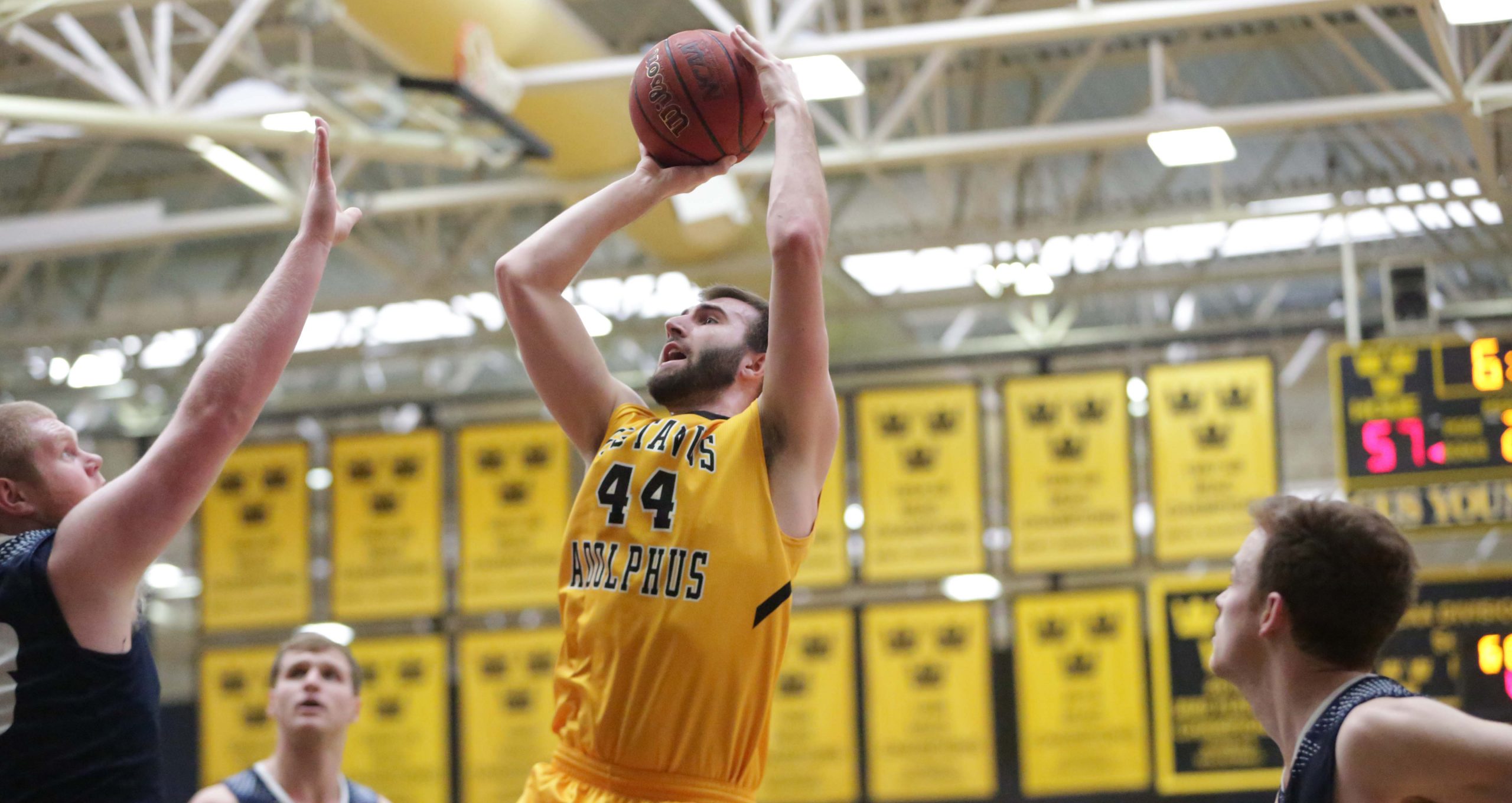 Men’s Basketball Battles To Last Second, Loses Season Finale 63-60 To Carleton