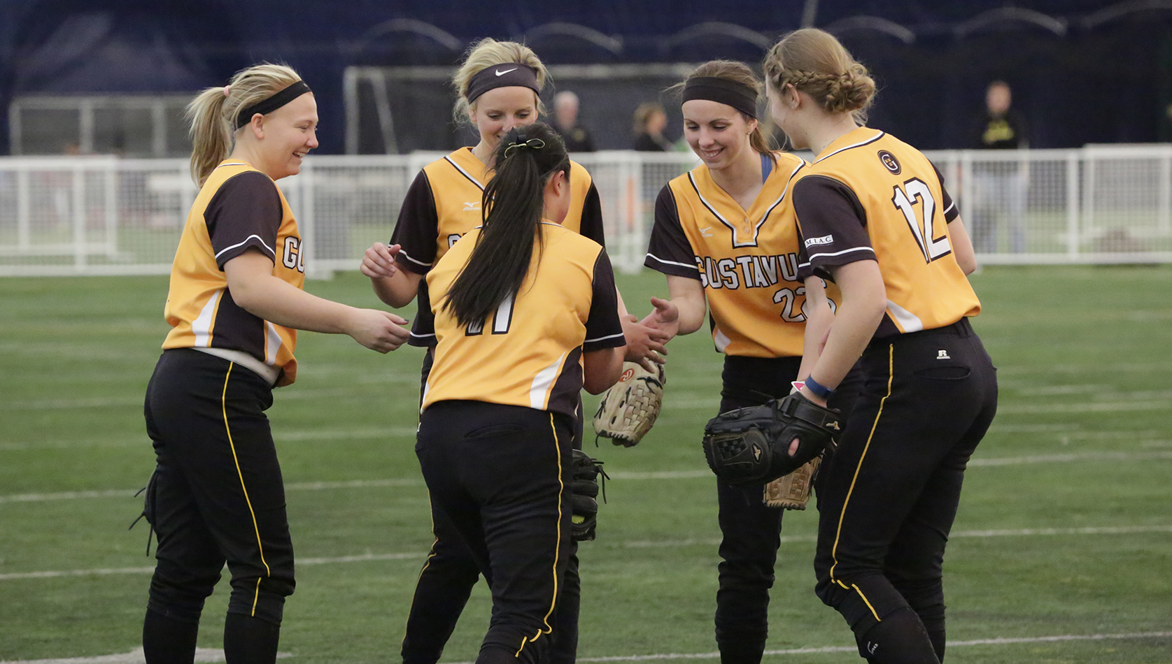 Gustie Softball Splits Friday Non-Conference Doubleheader