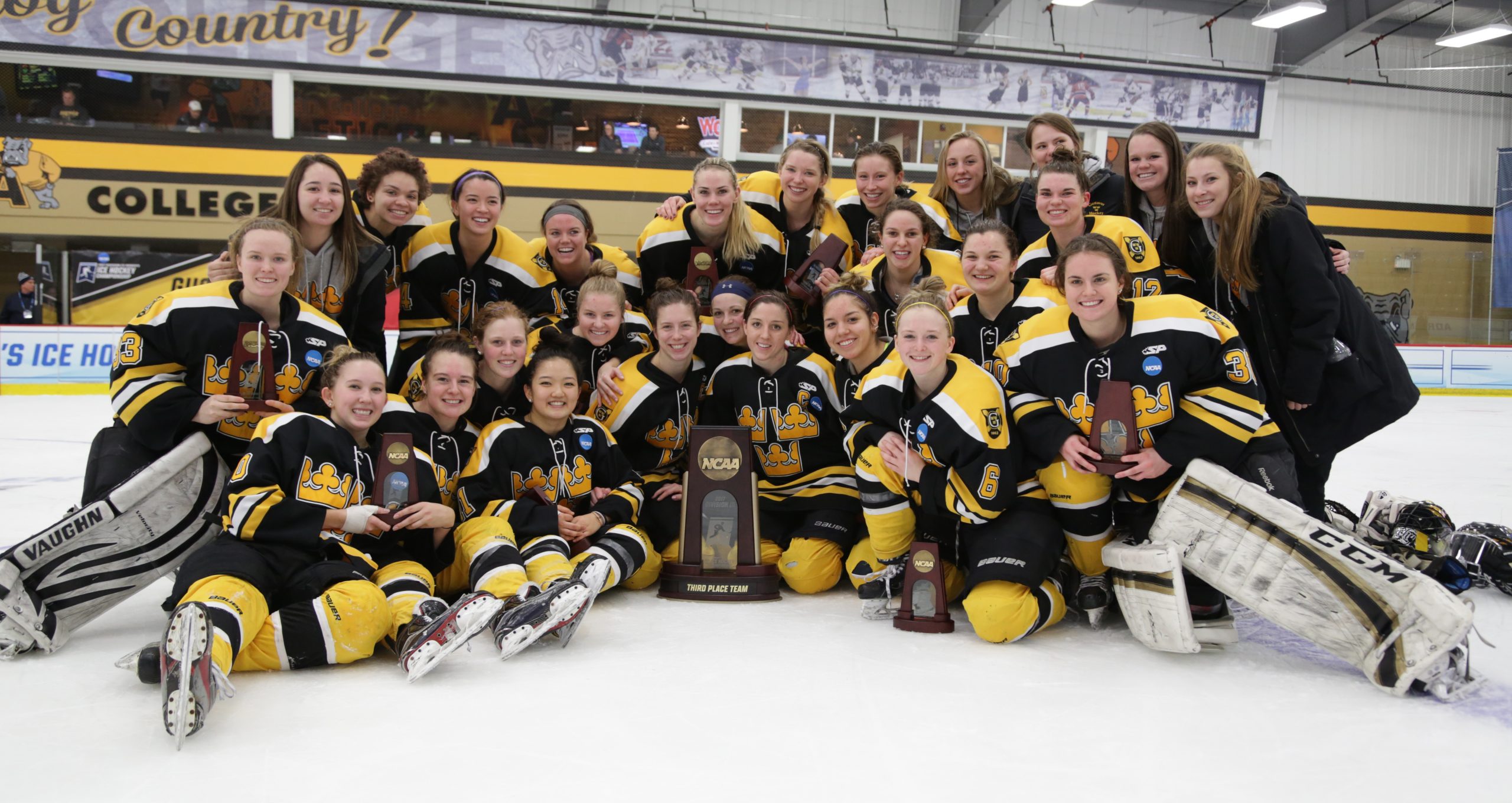 Women’s Hockey Claims Third Place At NCAA Championship, Defeats Norwich 3-1