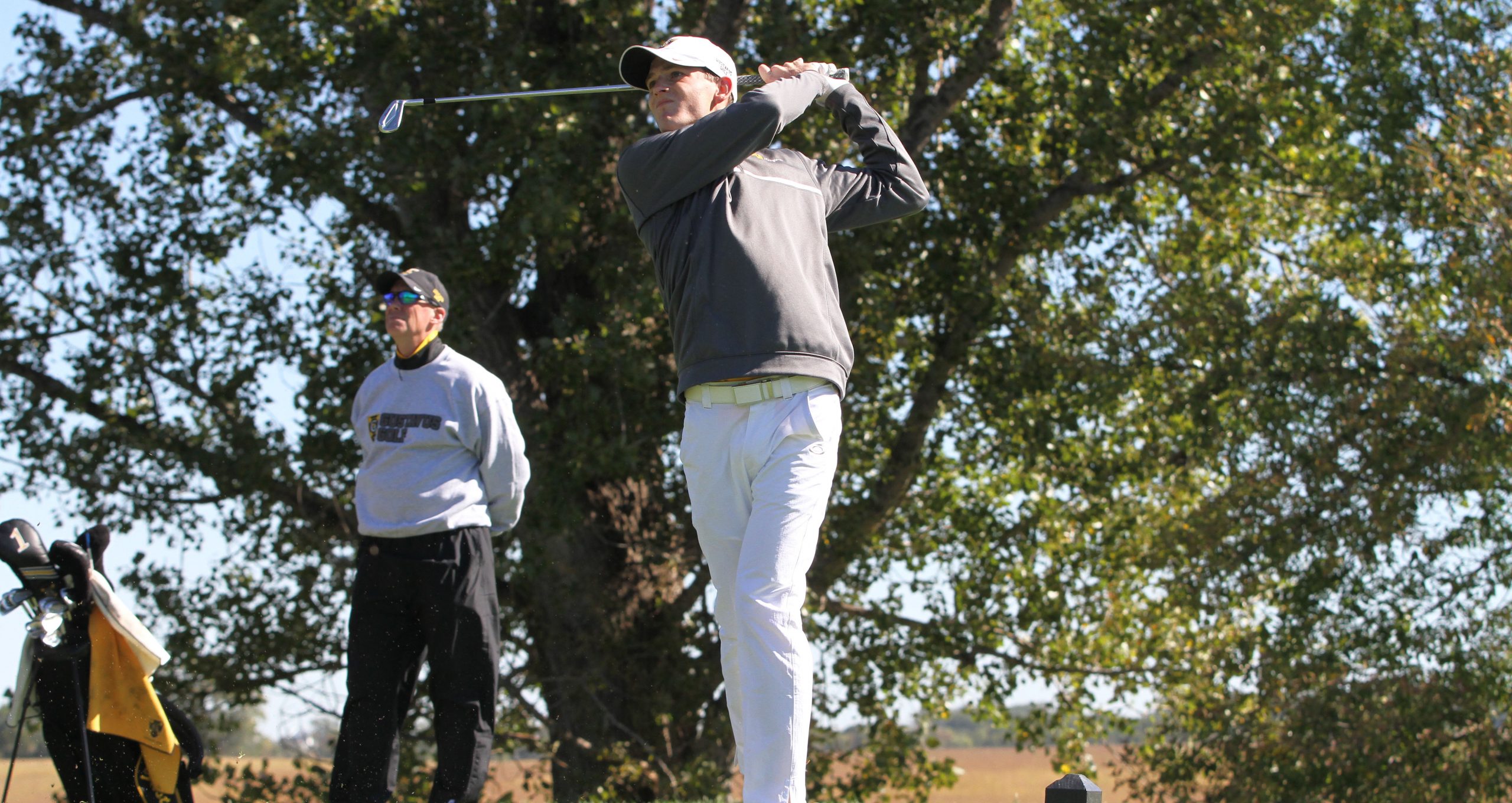 Men’s Golf Tied For Fourth Place At Bobby Krig Invite After First Round