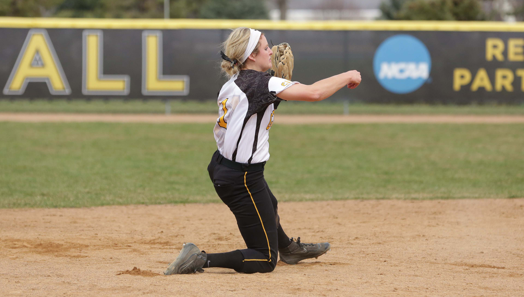 Blazers Sweep Gustie Softball In Two Tight Games