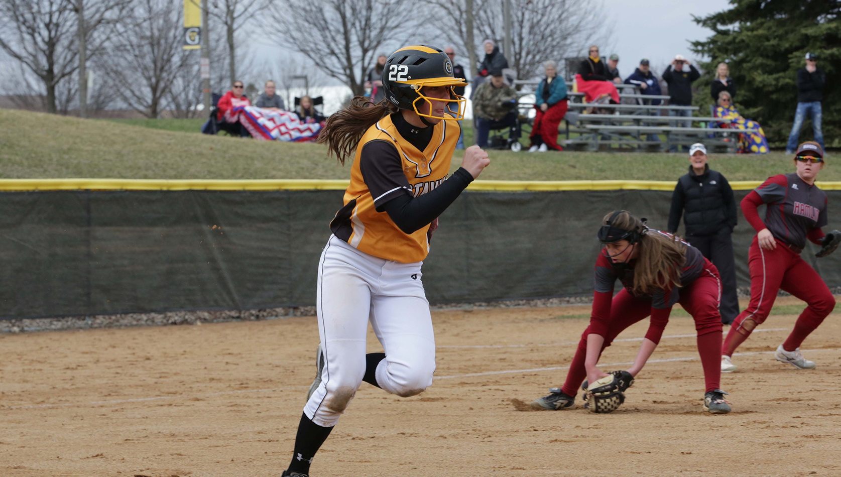 Softball Swept By Hamline In Sunday Doubleheader