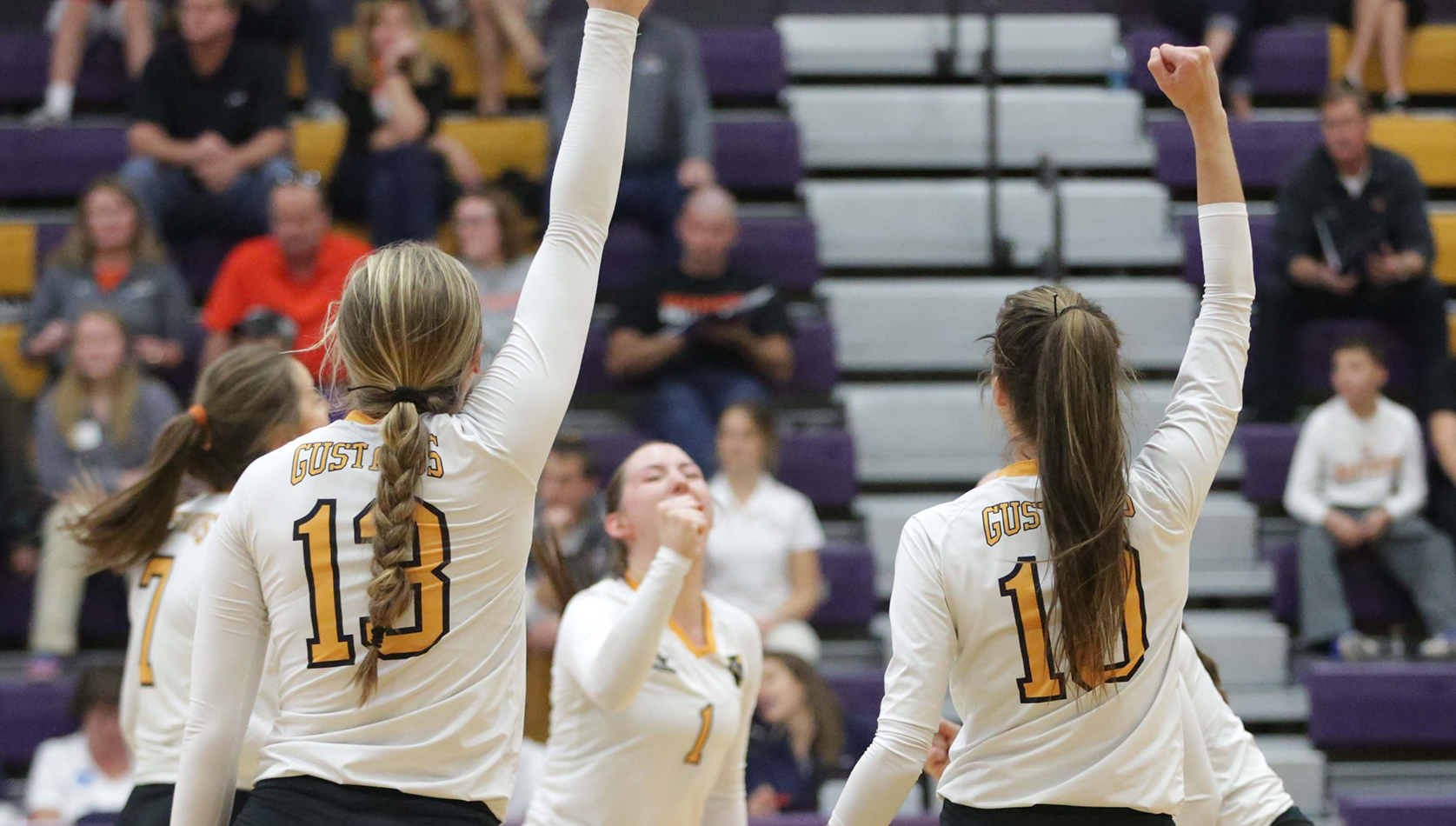 Volleyball Sweeps Two Matches During Day One Of Eau Claire Tourney