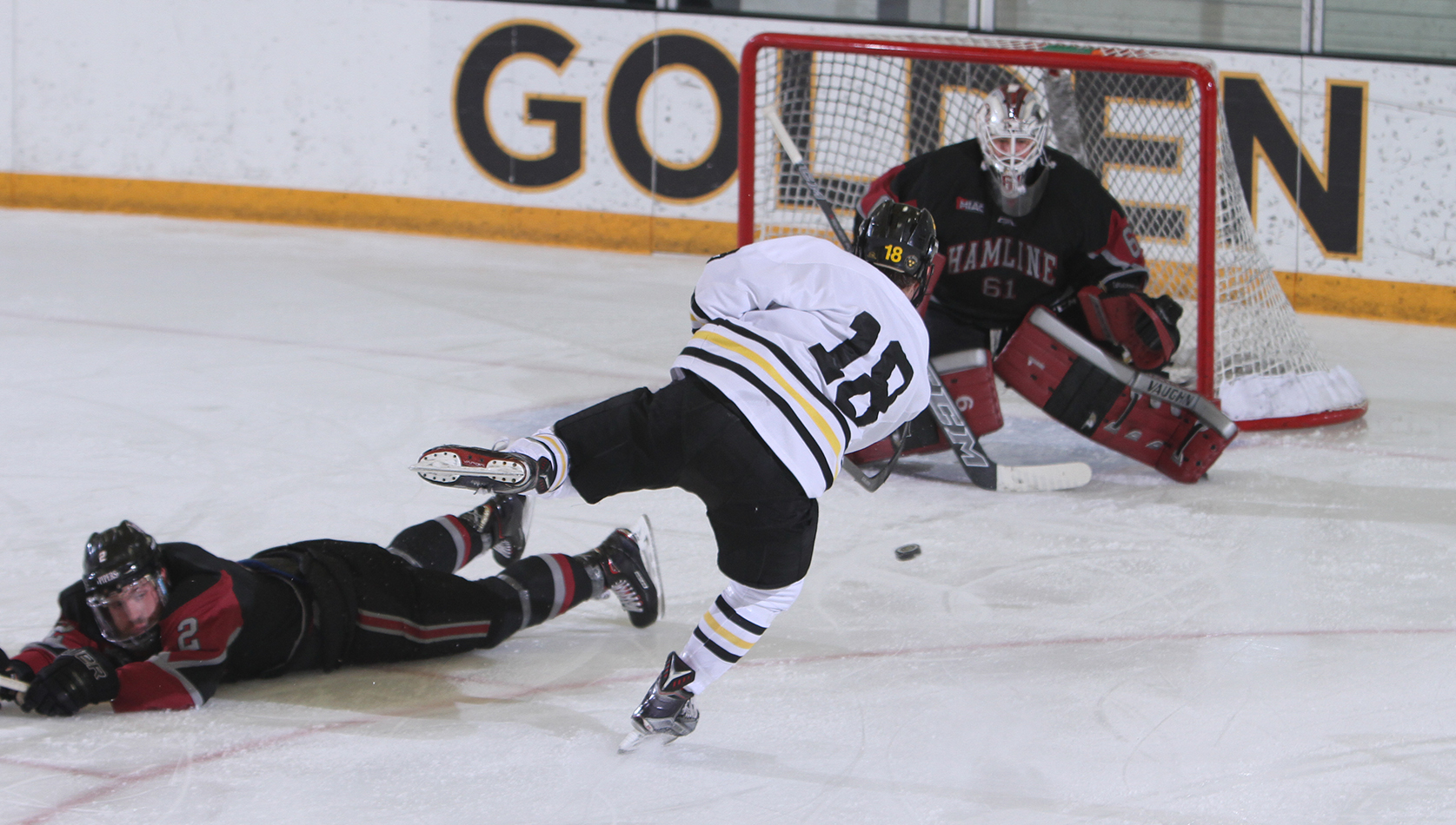 Men’s Hockey Scores Five Unanswered To Take Down Hamline