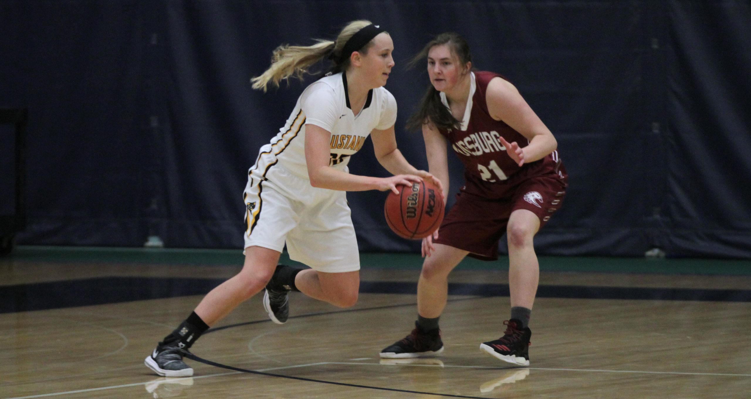 Women’s Hoops Erases First Half Deficit, Cruises To 78-56 Win Over Augsburg