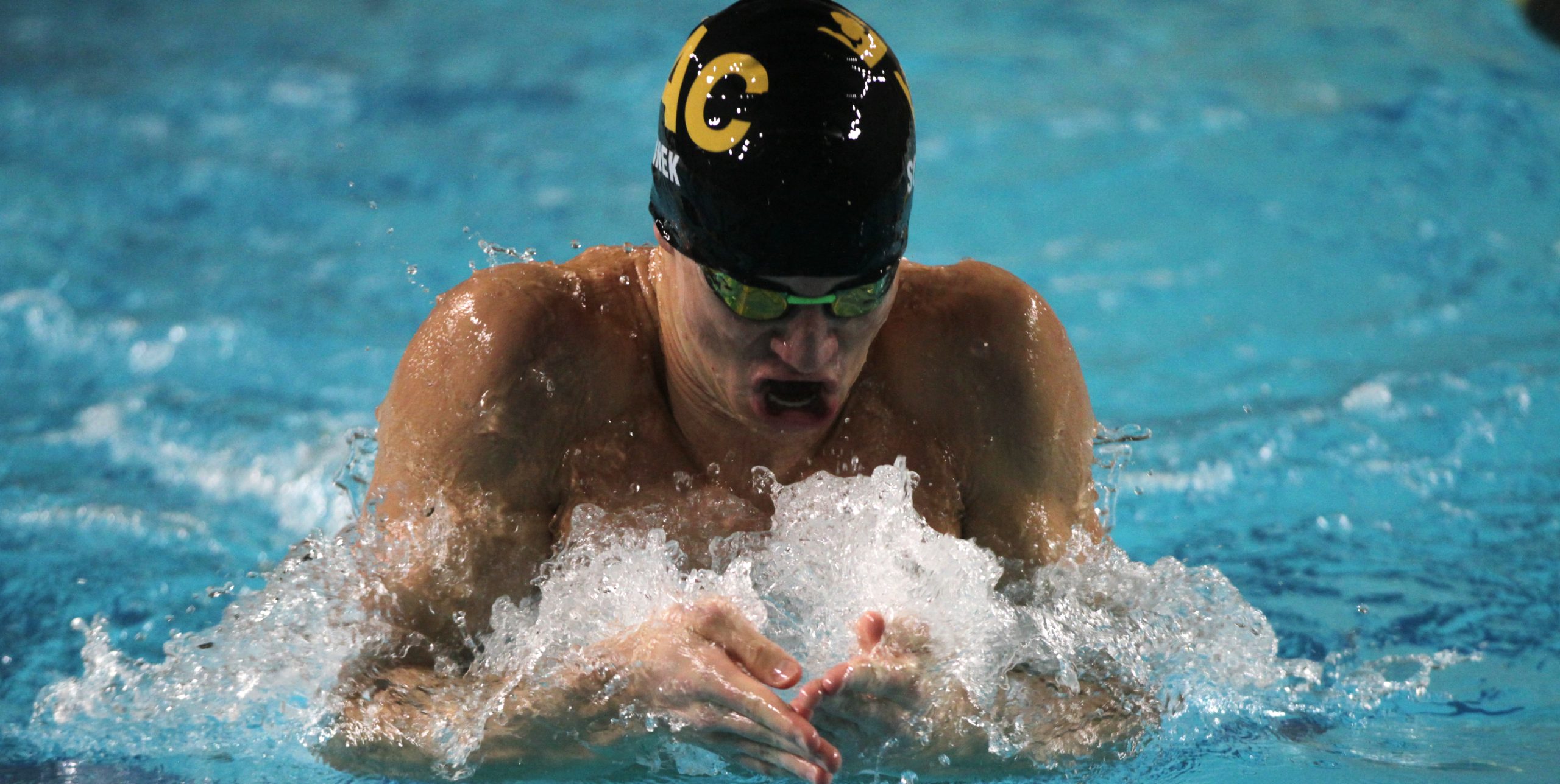 Men’s Swim & Dive Tops Carleton 195-99 In MIAC Dual