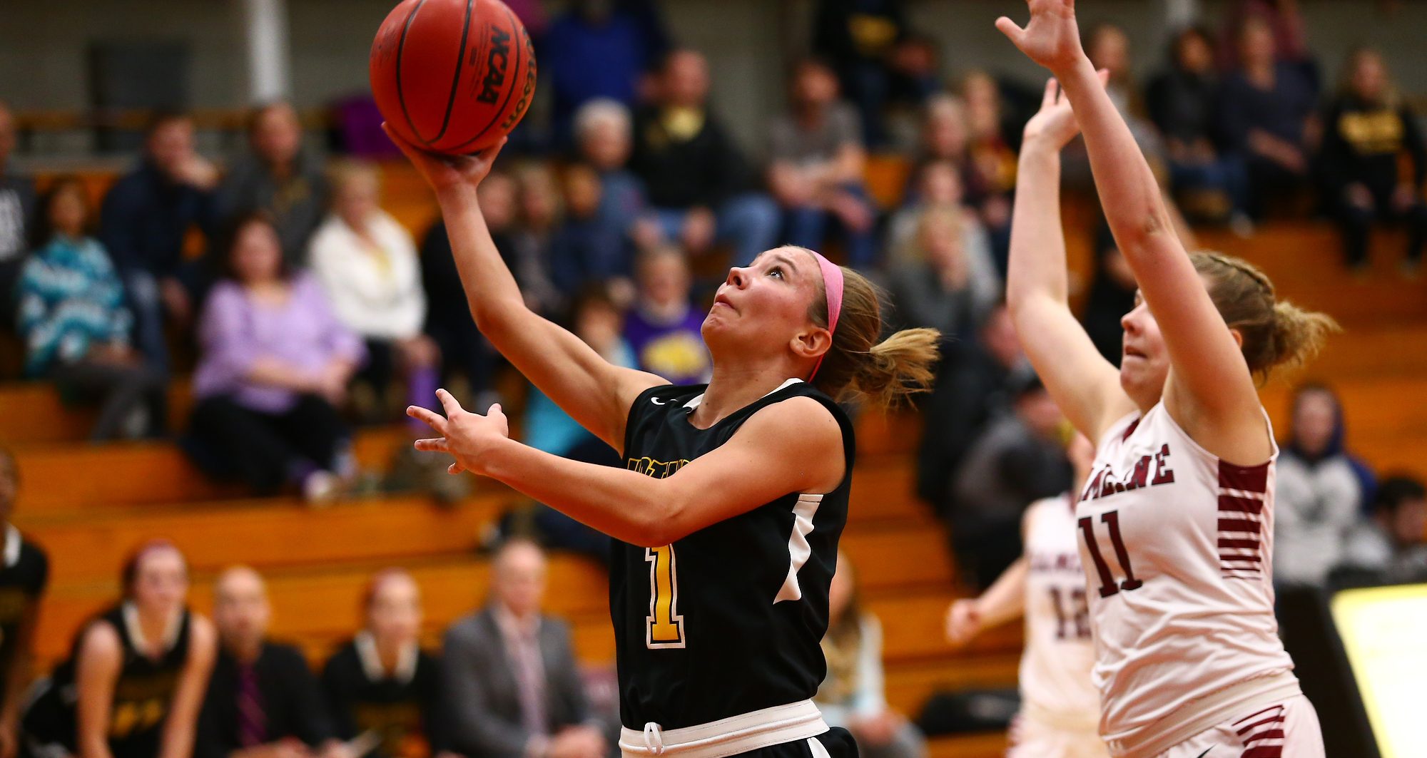 Women’s Basketball Clinches MIAC Playoff Berth, Wins Big 89-47 At Hamline