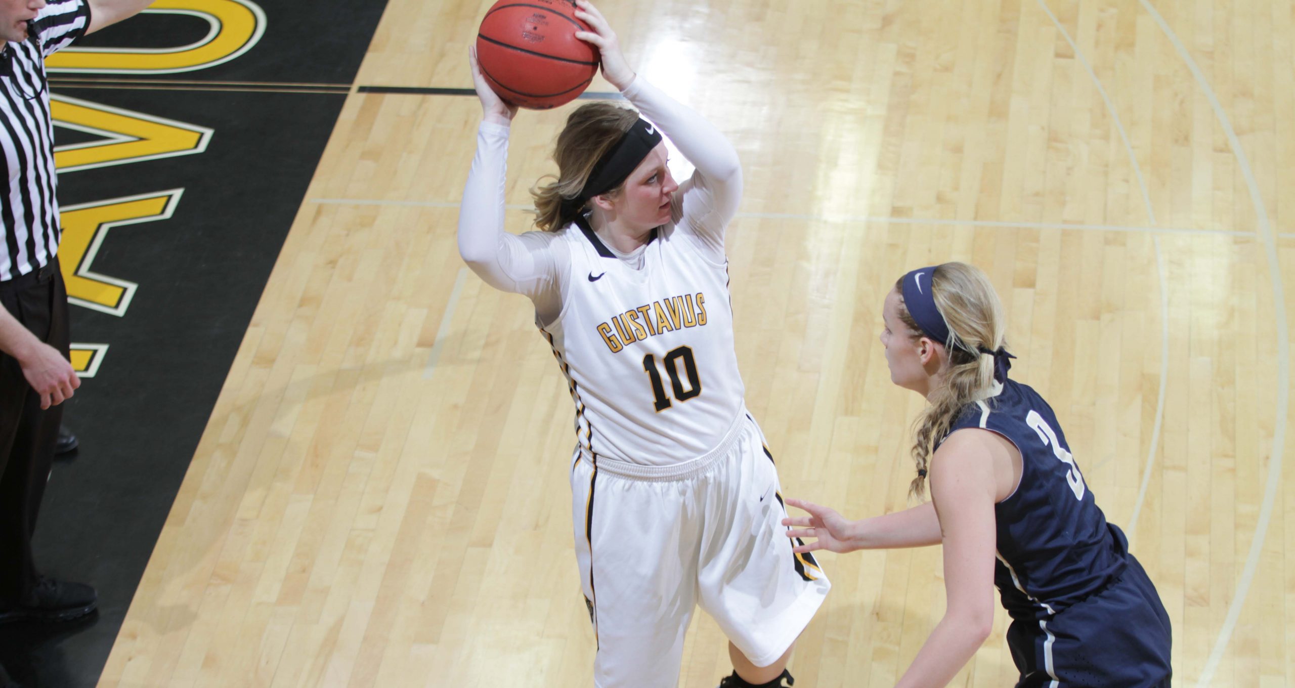 Women’s Hoops Caps Regular Season With 77-66 Win At St. Kate’s