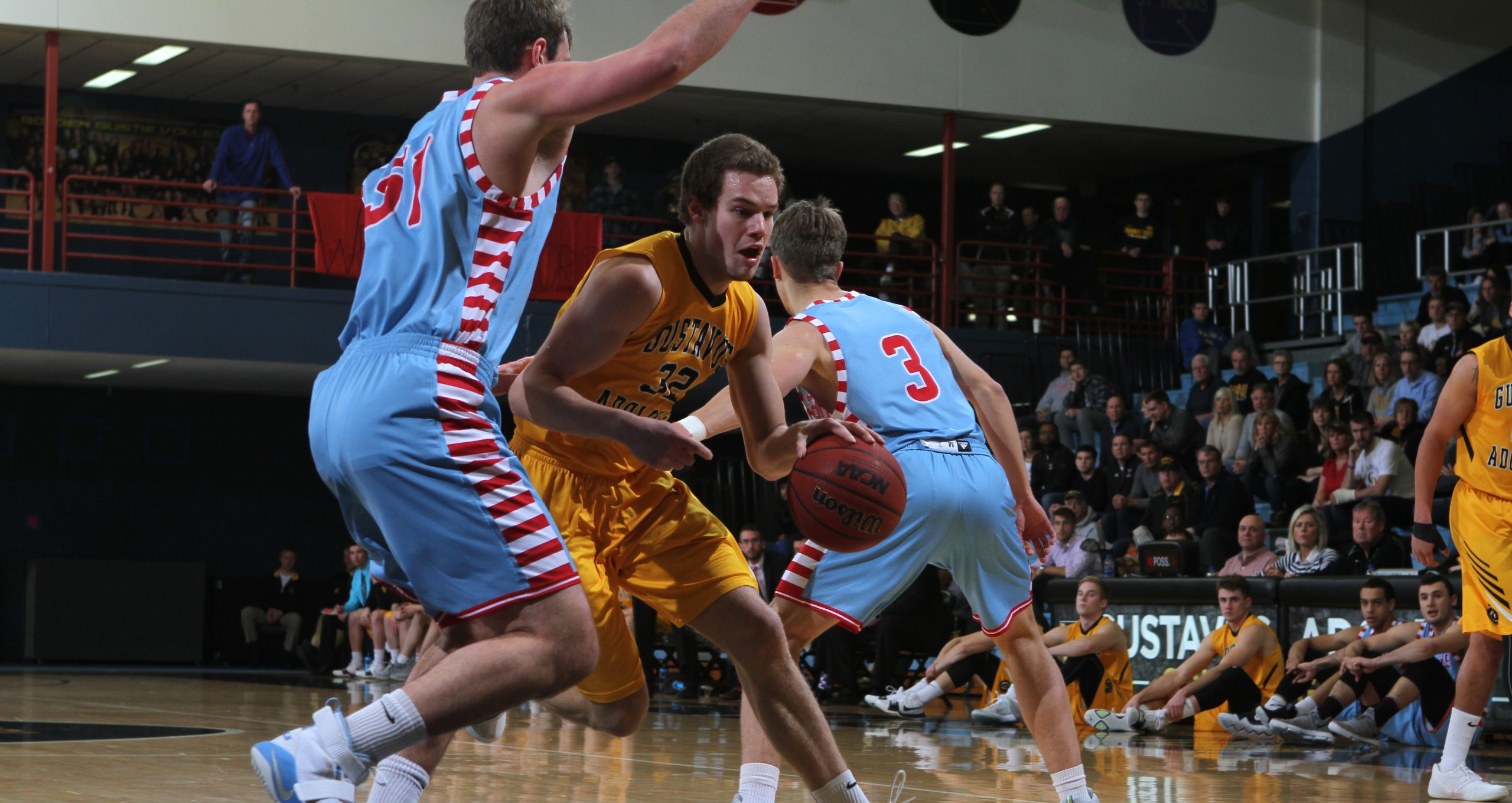 Men’s Hoops Puts Up Tough Battle Against No. 3-Ranked Johnnies On Senior Night