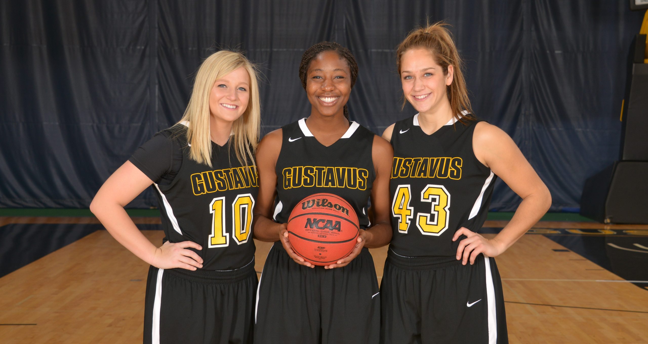 Women’s Basketball Hosts Bethel On Senior Day Saturday