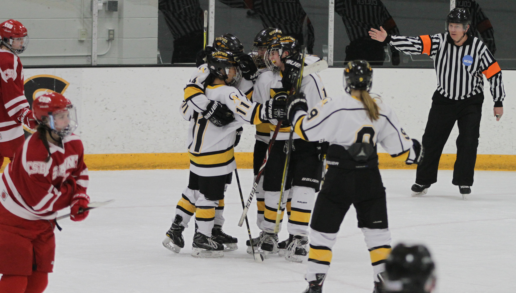 Women’s Hockey Claims Share Of MIAC Title With 7-1 Win Over Saint Ben’s