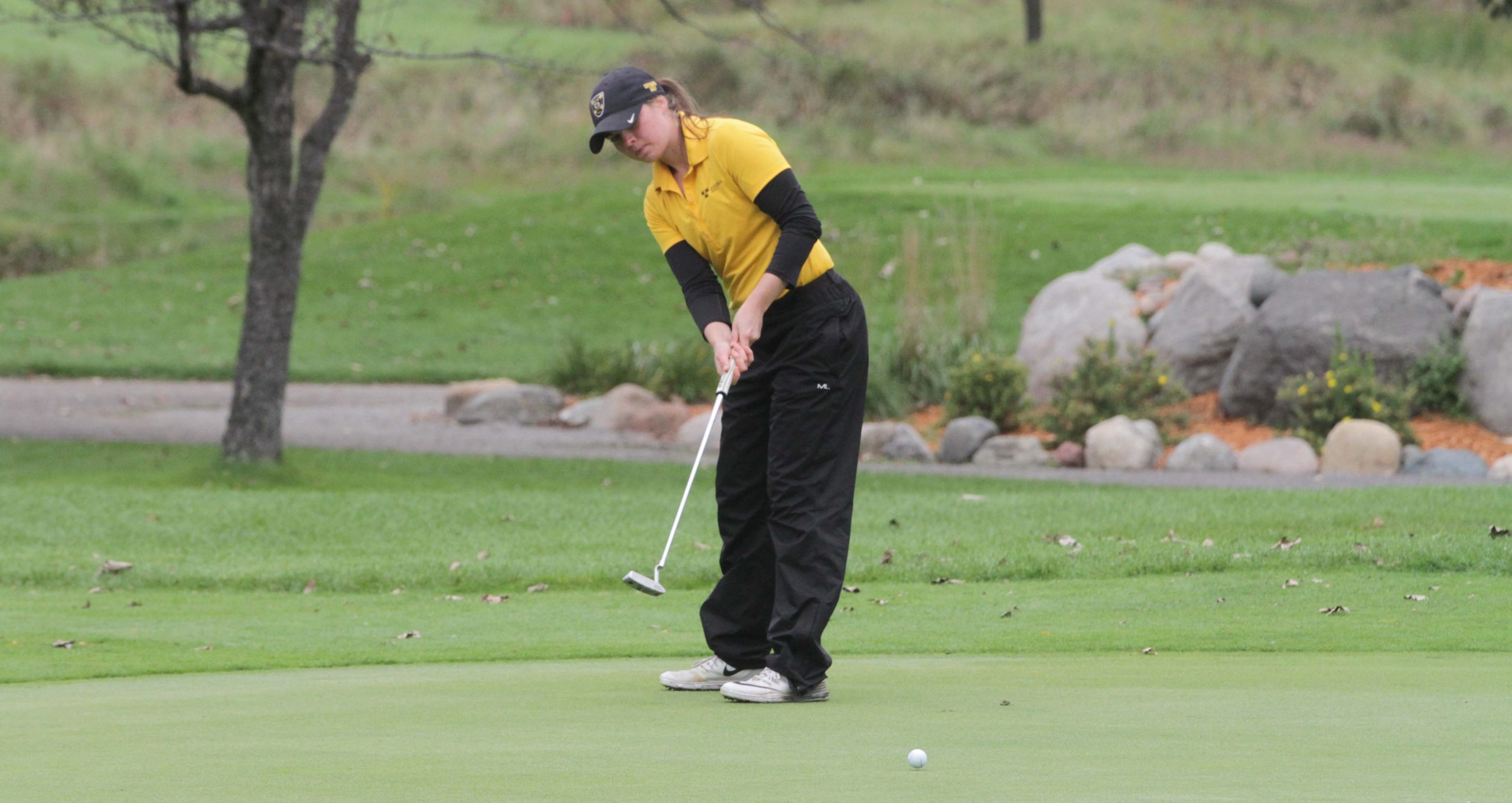 Women’s Golf Tied For Fourth After First Round At Carleton Invite