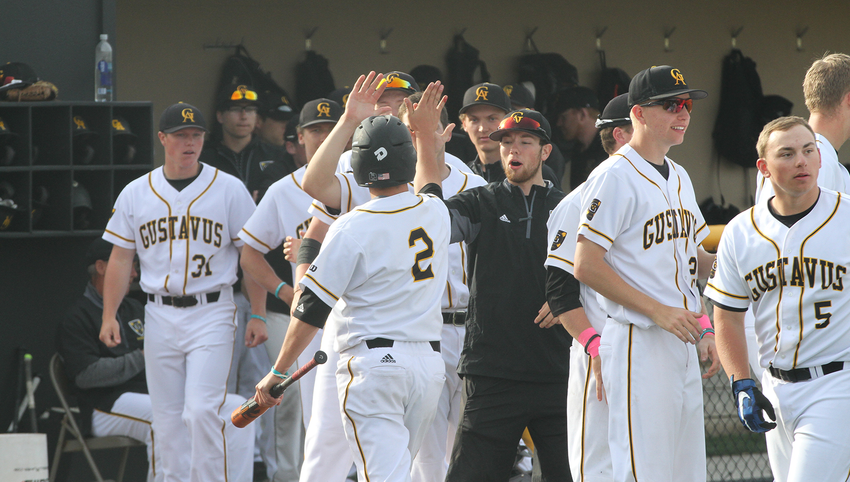 Gusties Post Second-Straight Sweep, Take Down Pipers