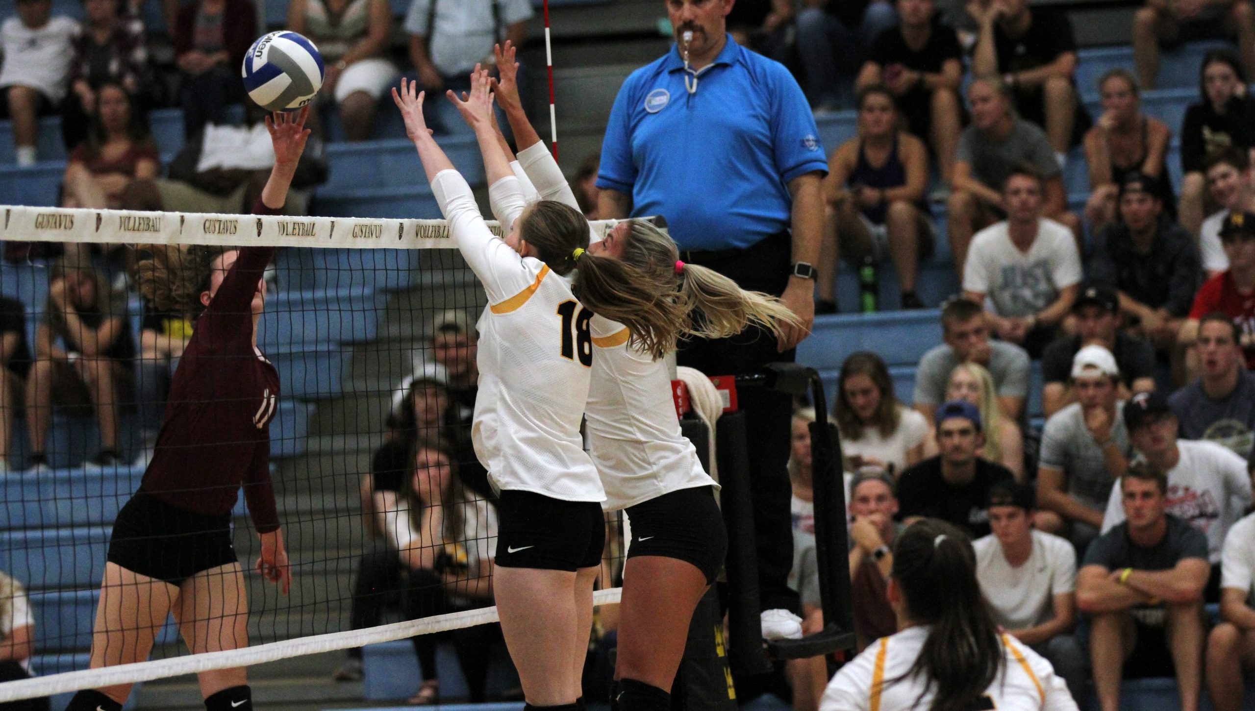 Volleyball Back to MIAC Play Wednesday Night at Carleton