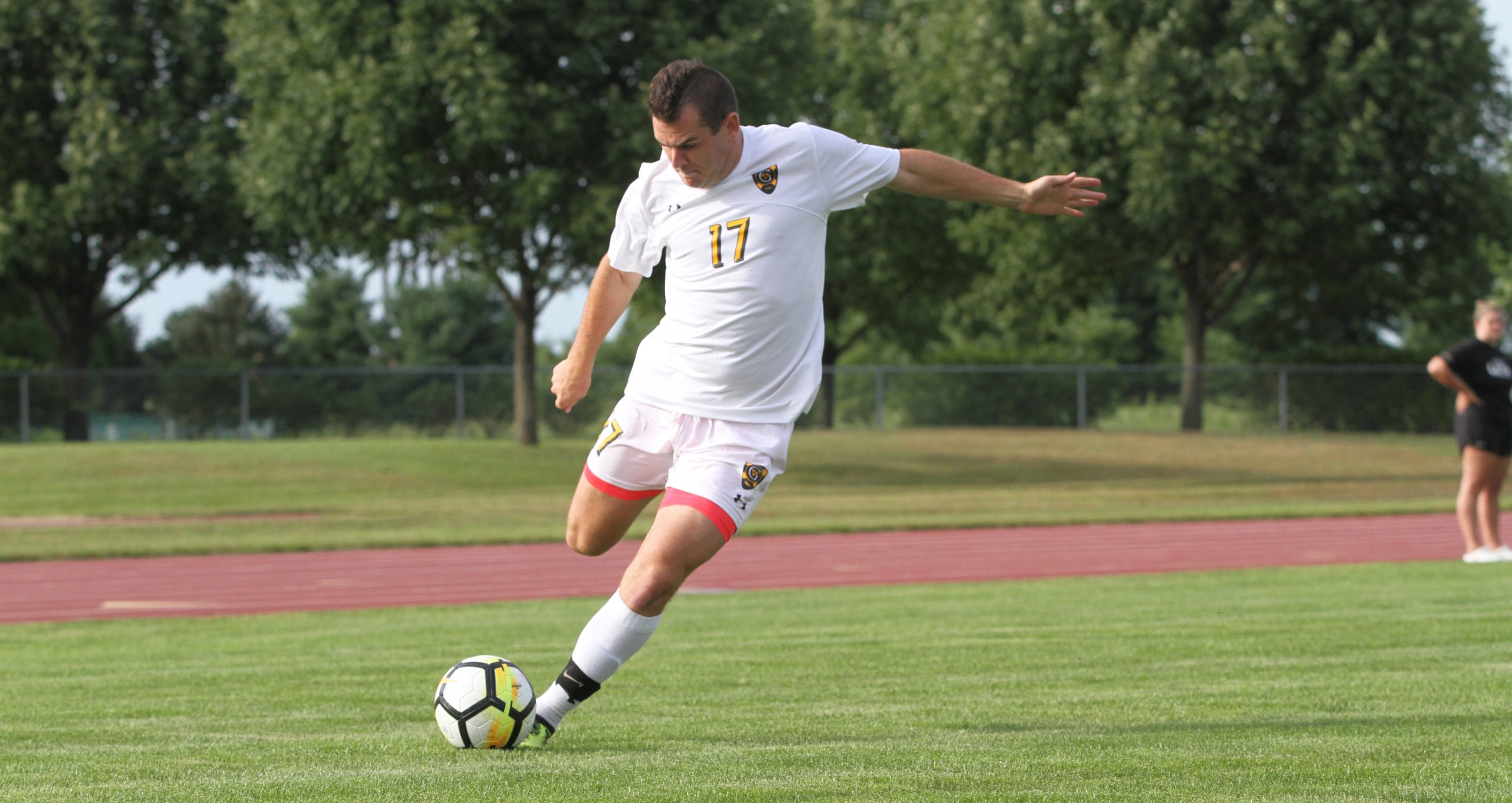 Men’s Soccer Outlasts Wartburg 2-1 in Overtime