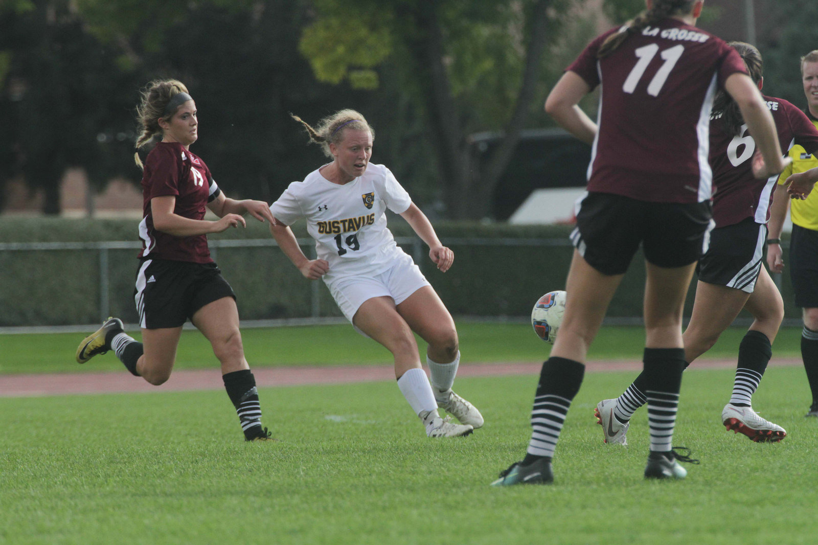 Women’s Soccer Drops Contest to Blugolds