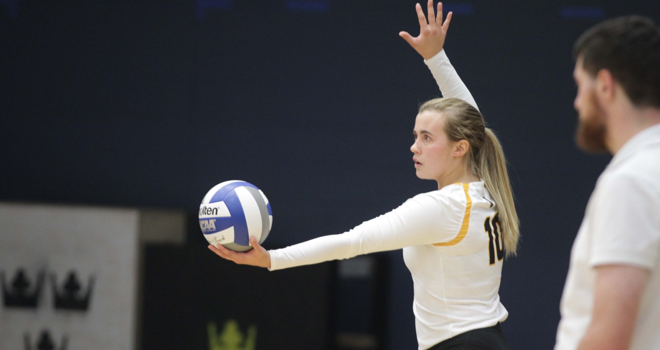 Volleyball Starts UW-Whitewater Tourney with Four-Set Win