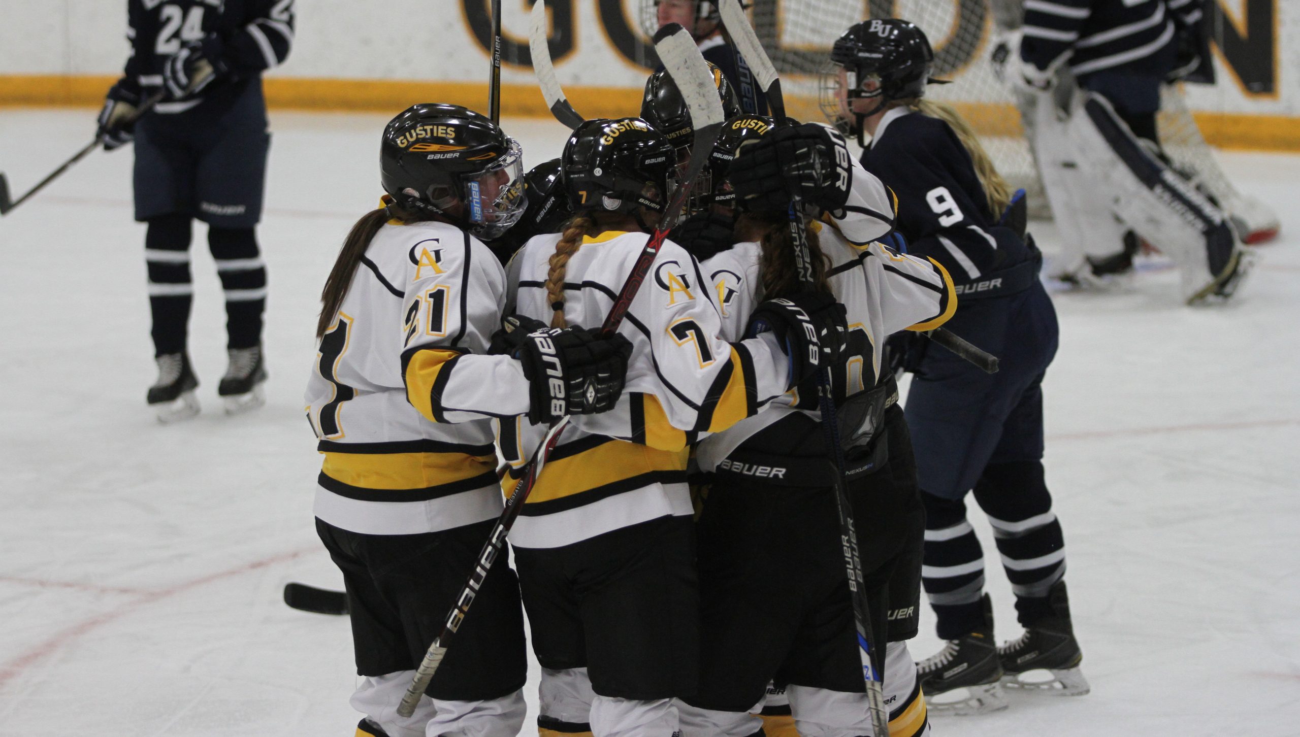 Women’s Hockey Shuts Out Bethel 4-0