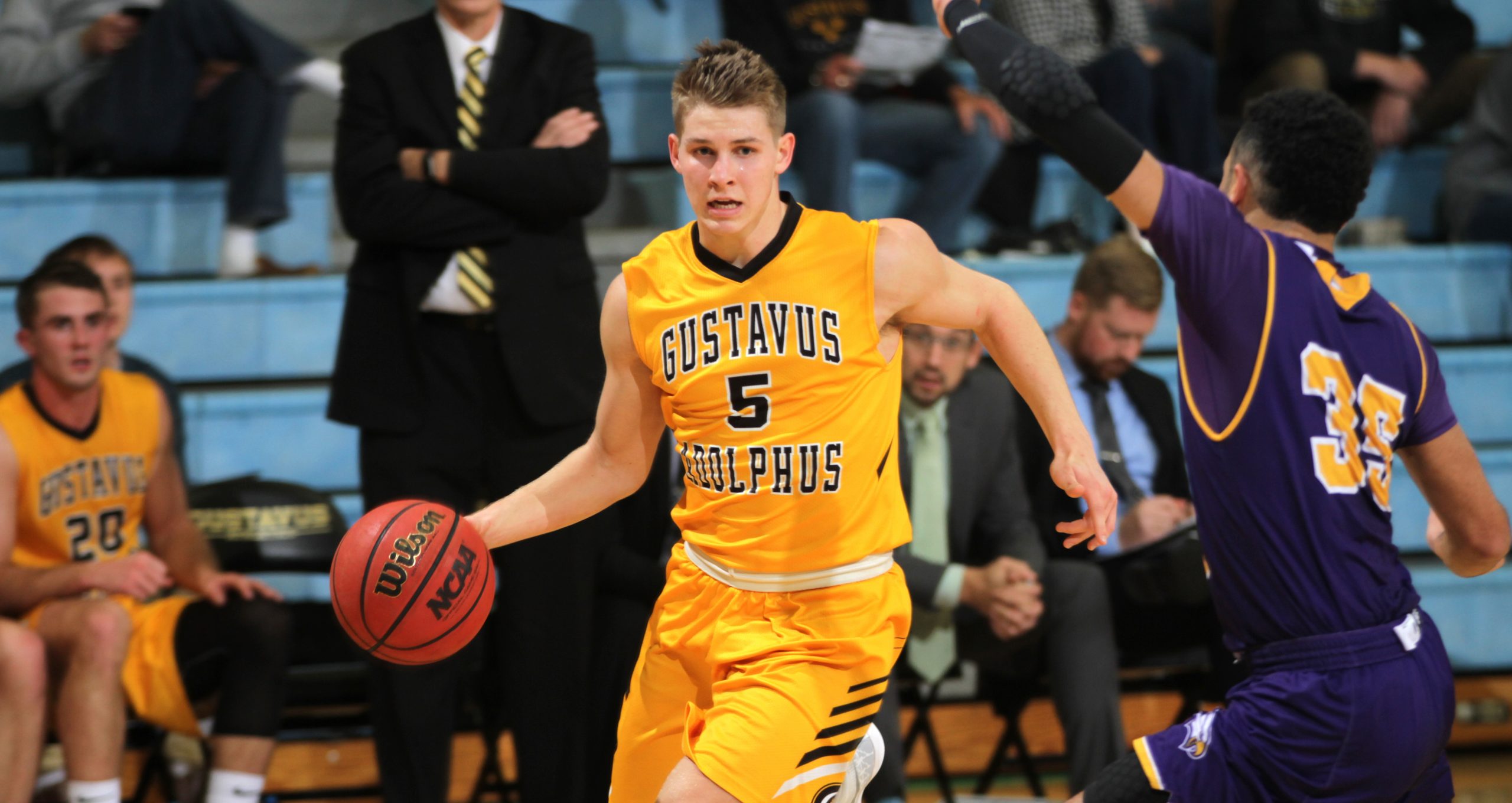 Men’s Basketball Nabs First Victory of Season Over Northwestern-St. Paul