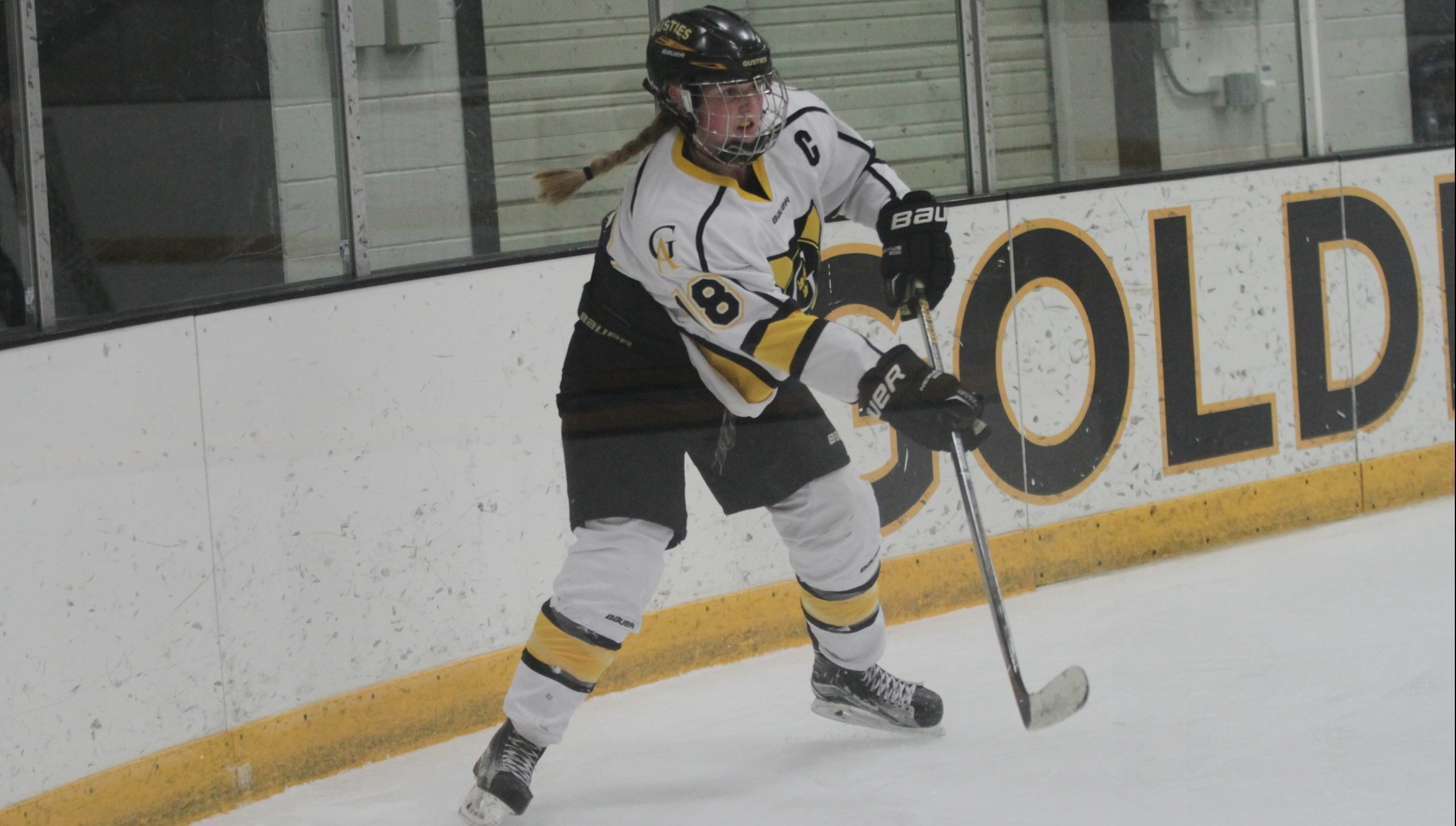 Allie Stanger Records Hat Trick as Women’s Hockey Completes Sweep of Bethel