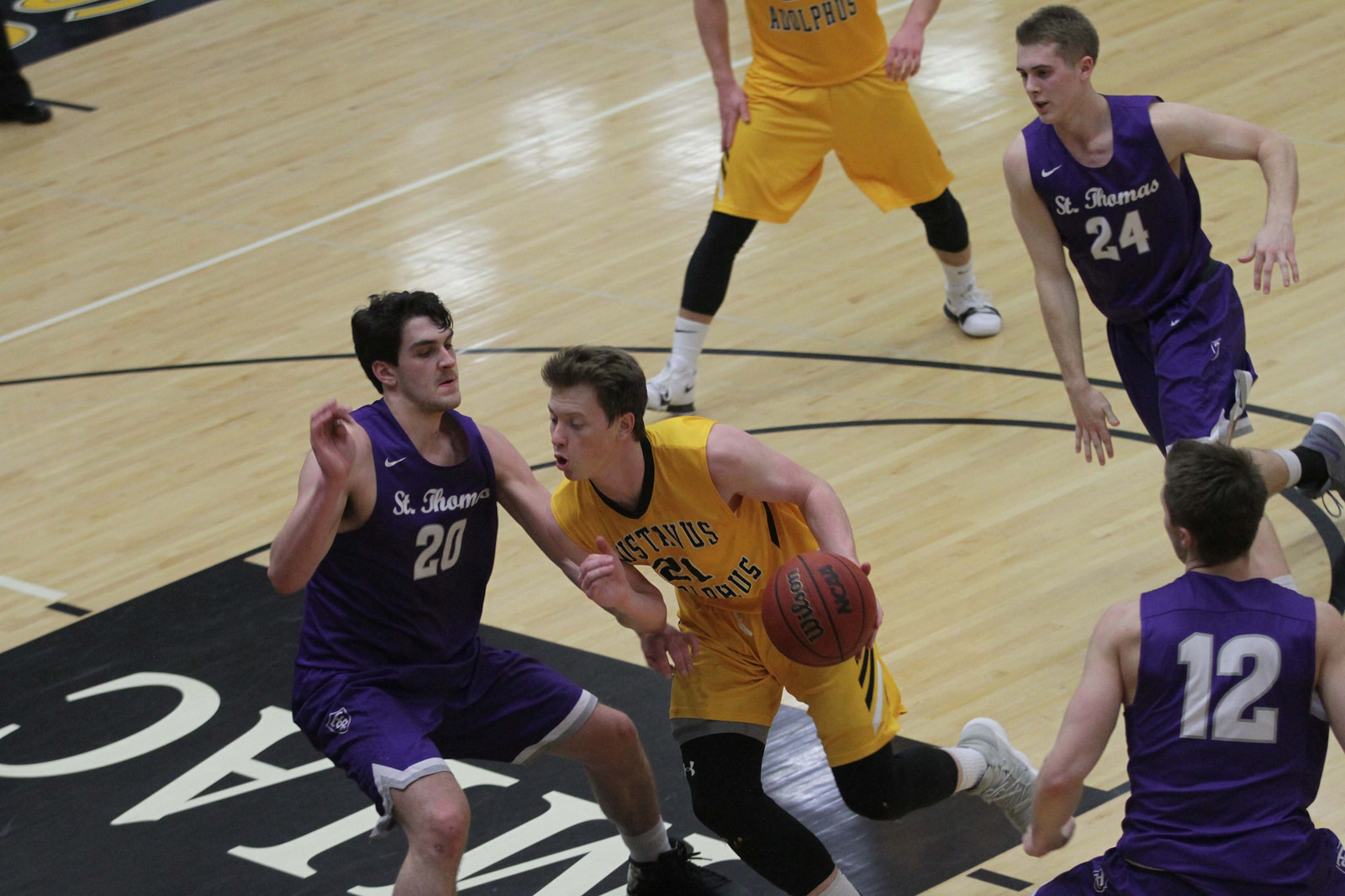 Men’s Basketball Resumes MIAC Play at St. Thomas Wednesday