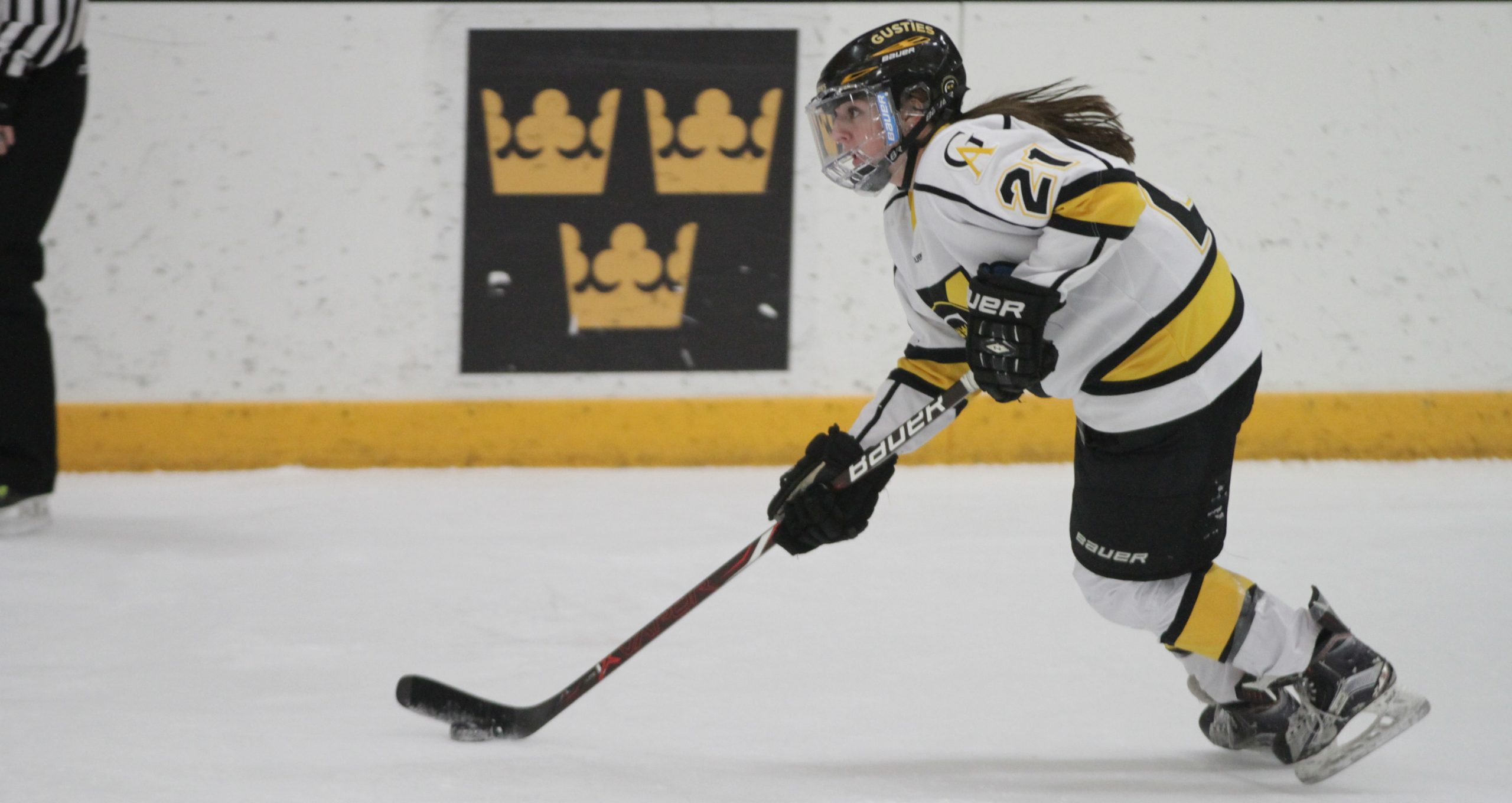 Women’s Hockey Skates to 1-1 Tie with Saint Mary’s