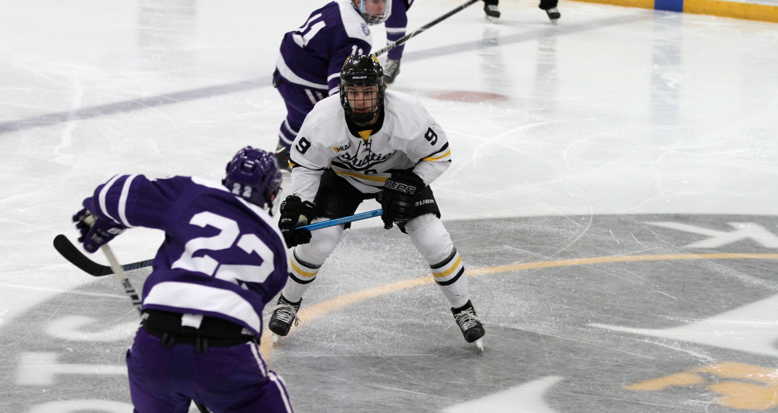 Men’s Hockey Suffers Overtime Loss to St. Thomas