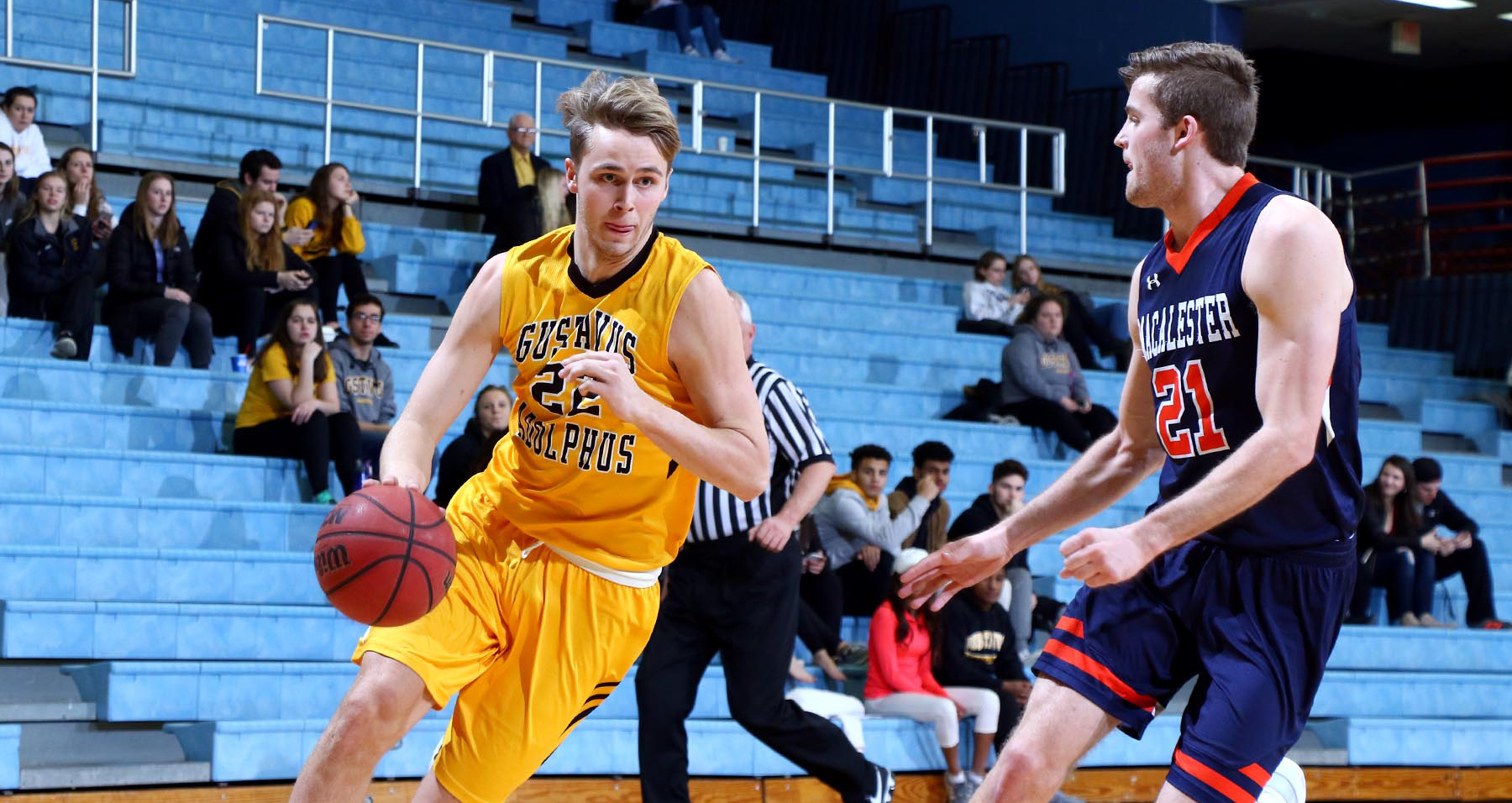 Five Players Reach Double Figures as Men’s Basketball Defeats Macalester