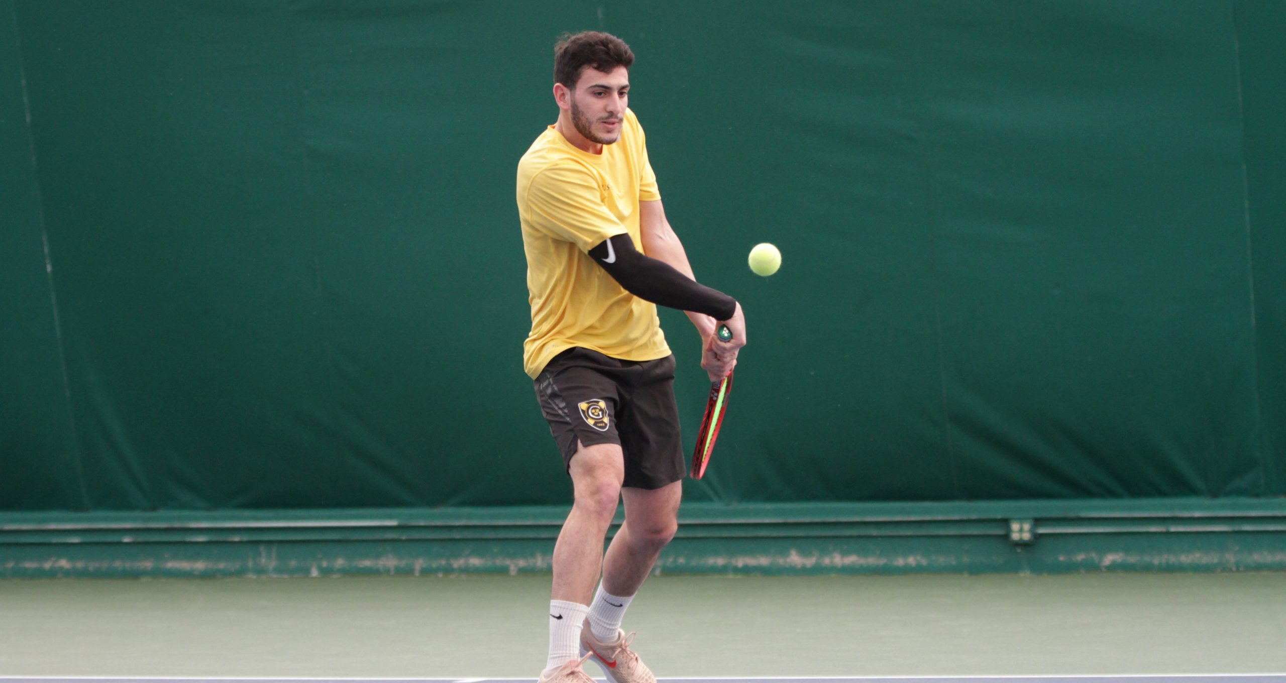 Men’s Tennis Starts Dual Match Season With a Split