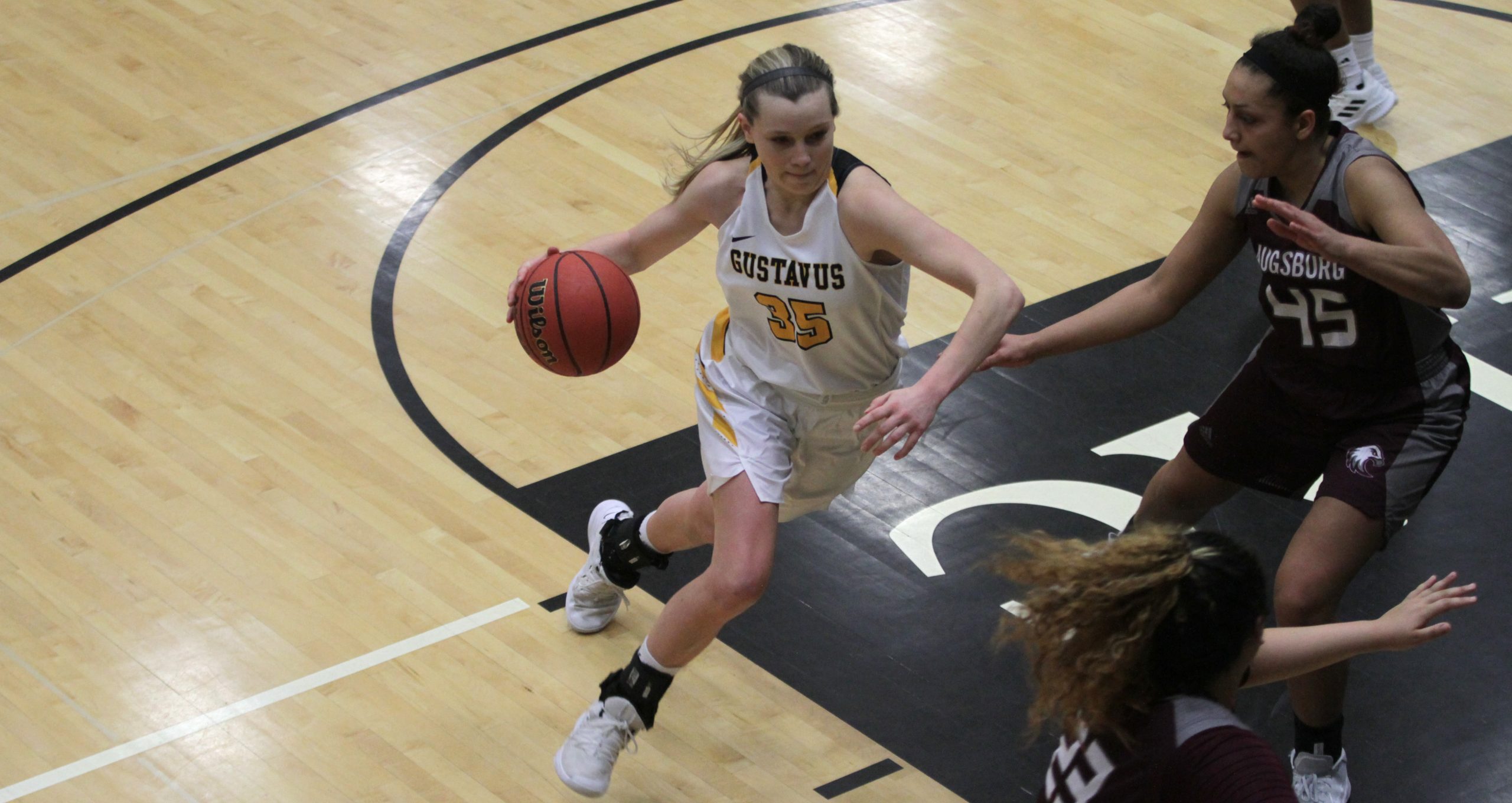 Women’s Basketball Stumbles in Third Quarter, Loses 77-68 to Augsburg