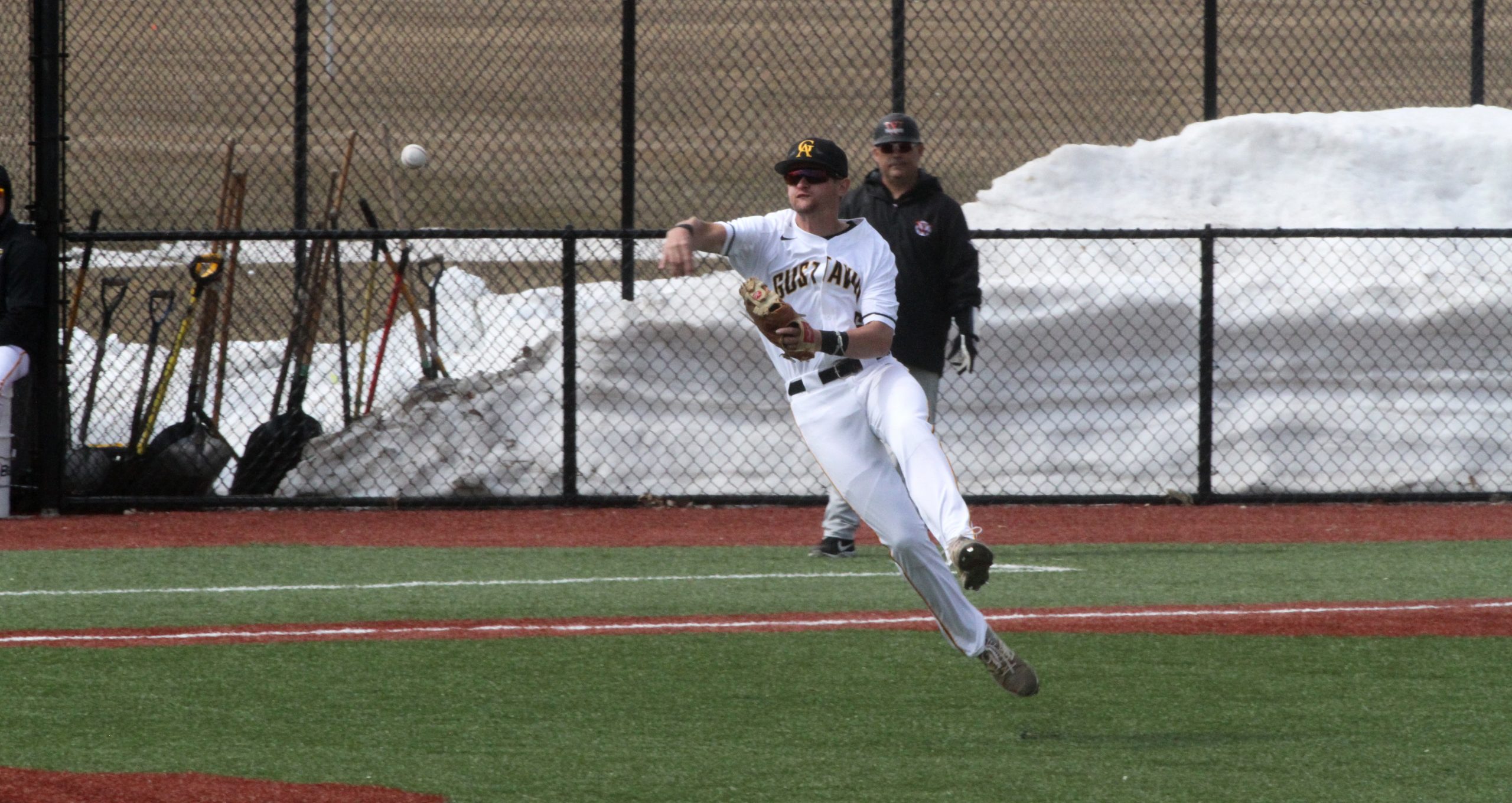 Baseball Splits Home Opener with Wartburg