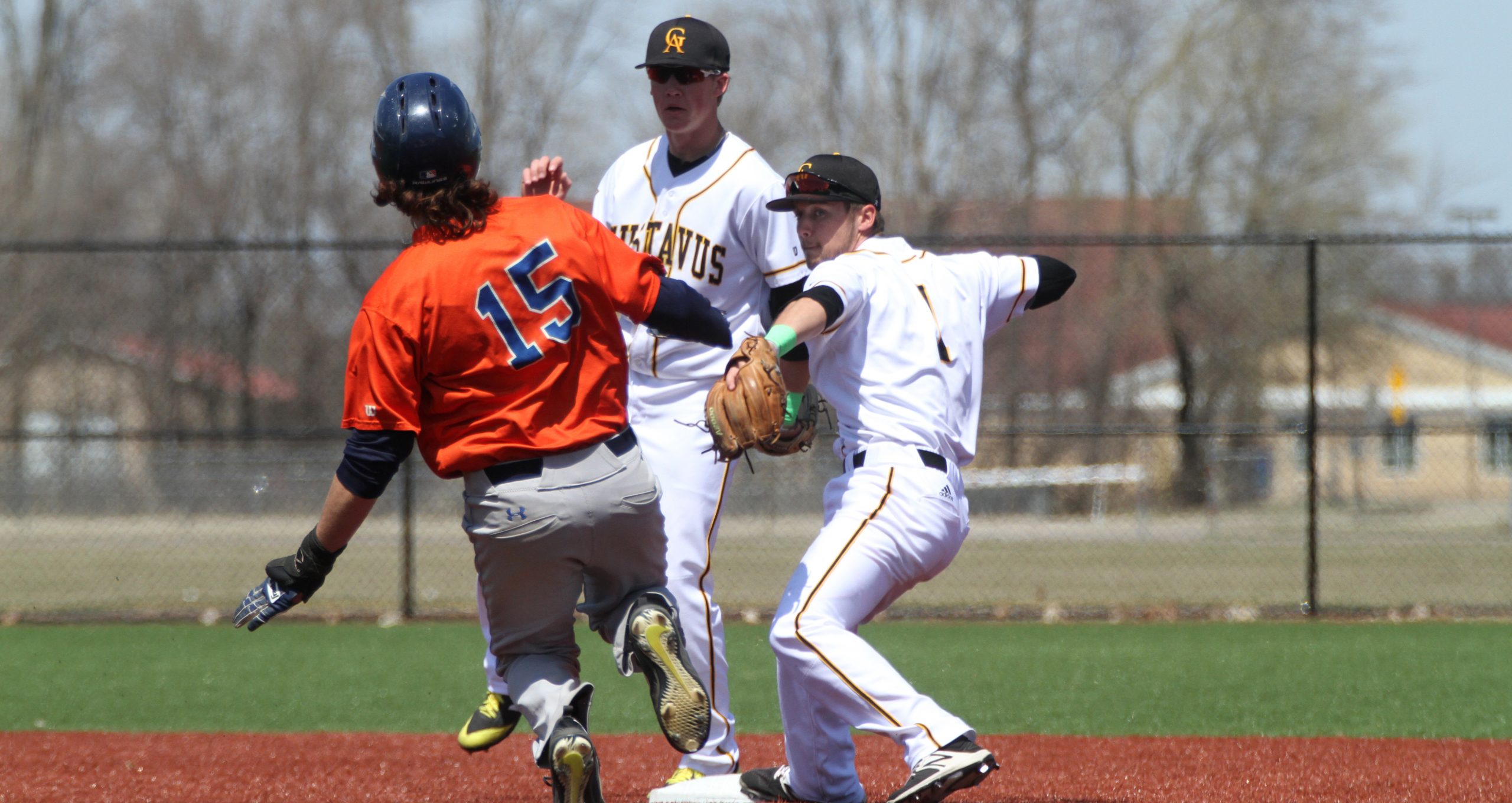 Date and Location Change: Baseball to Host Macalester on Sunday