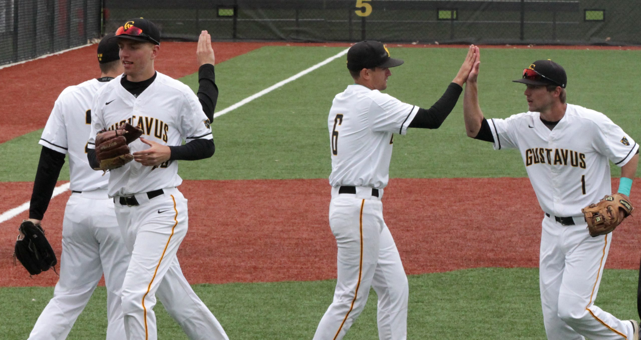 Baseball Posts Fourth-Straight Sweep, Beats Augsburg 4-0, 9-3