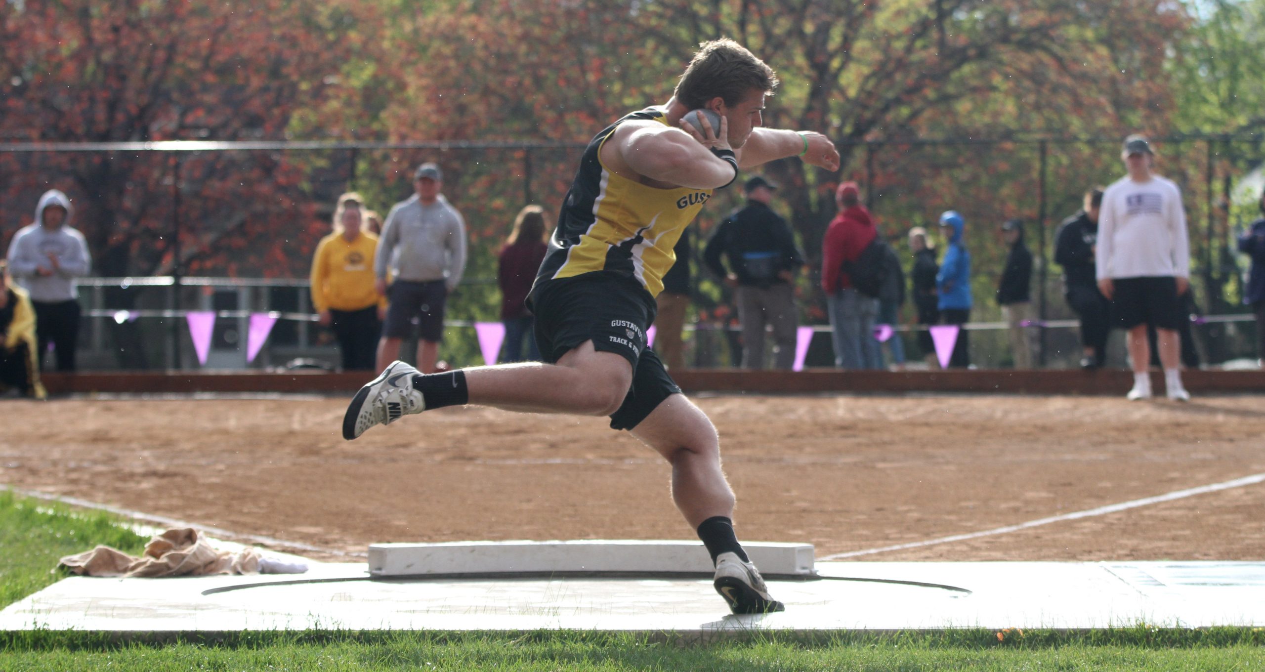 Men’s Track & Field Takes Third at MIAC Outdoor Championships