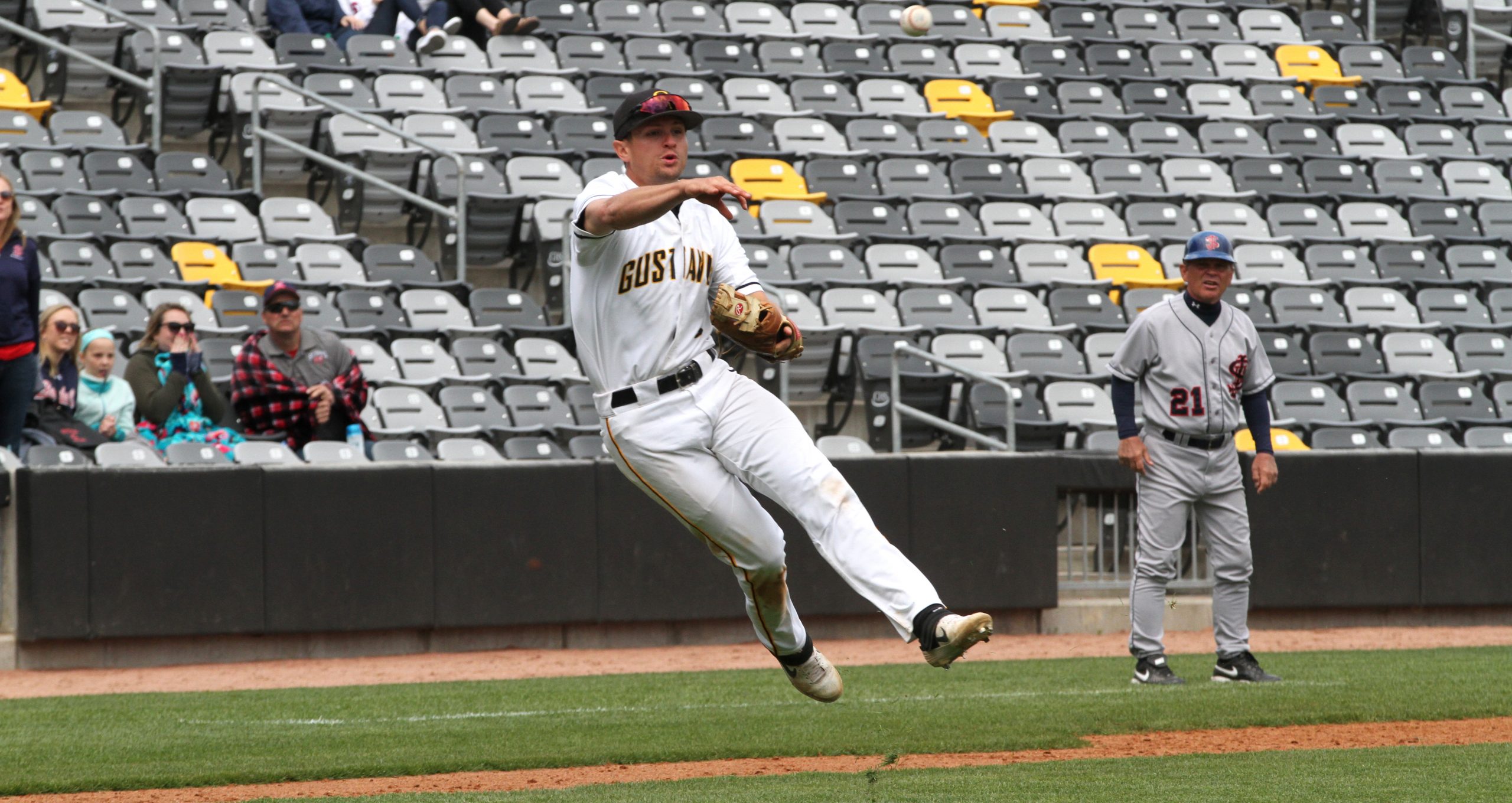 Baseball Loses Twice in MIAC Playoff Championship