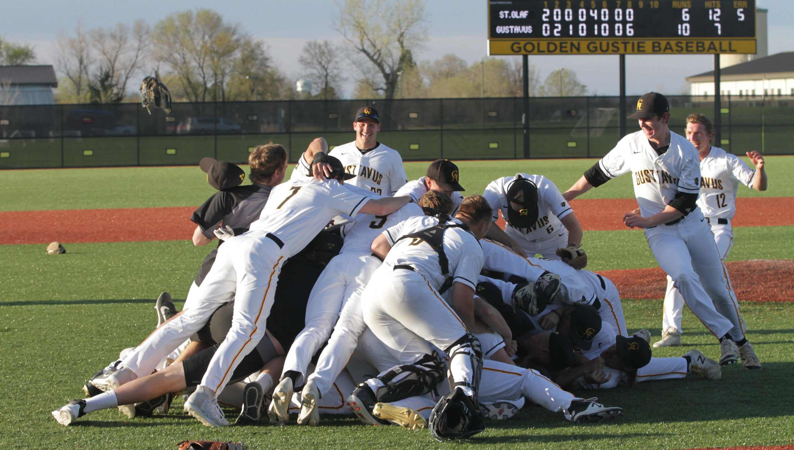 Baseball Claims First MIAC Title Since 1980