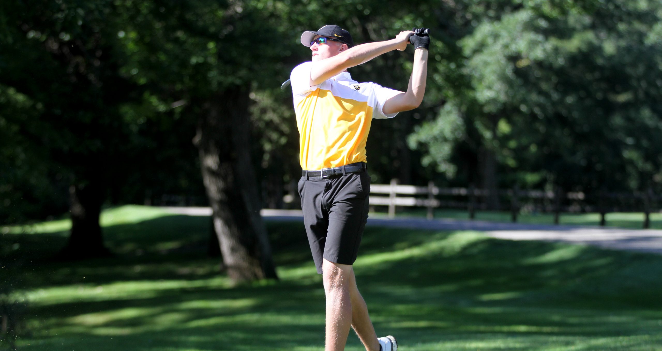 Men’s Golf Tied for Lead at SJU Fall Invite