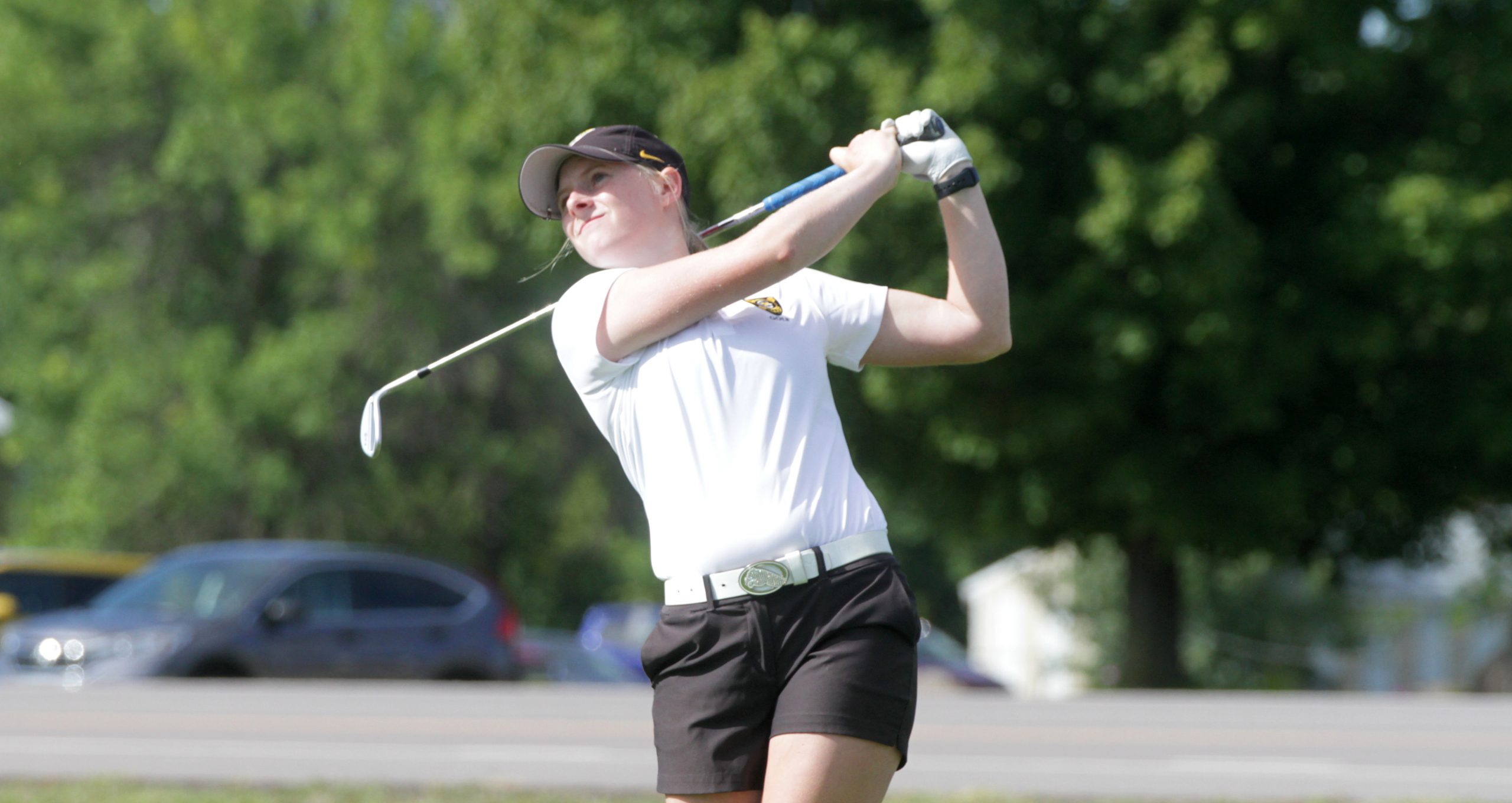 Women’s Golf Tied for Fourth After First Round at St. Kate’s Invite